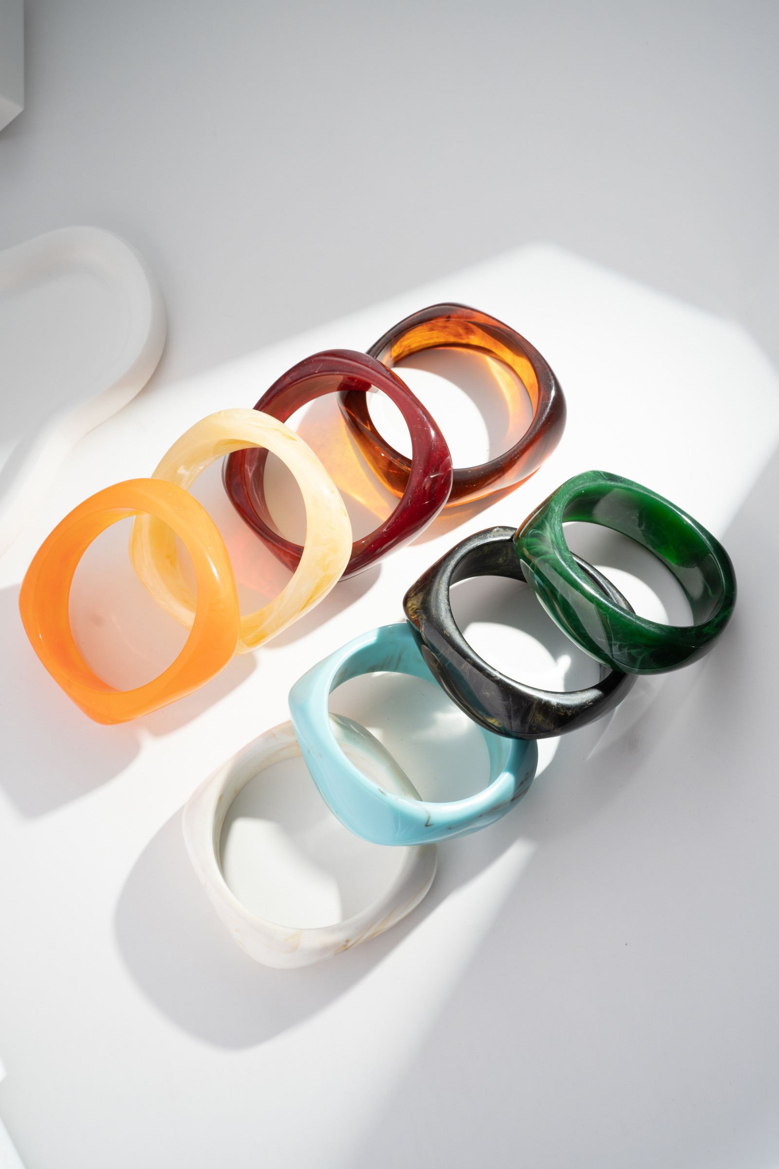 Grossista COSMOS - Bracciale rigido in resina effetto marmo