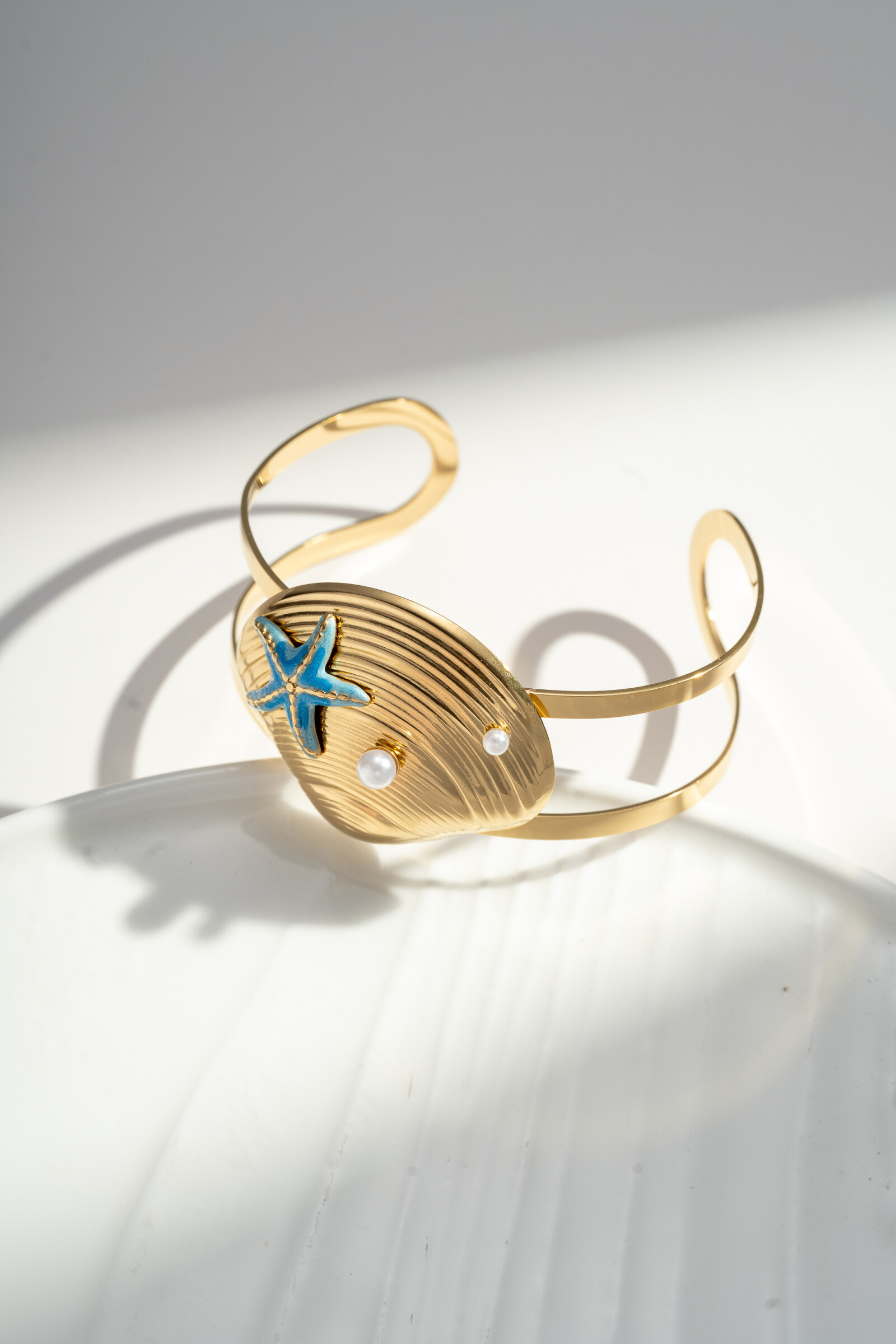Wholesaler COSMOS - Shell bangle bracelet & blue starfish - stainless steel