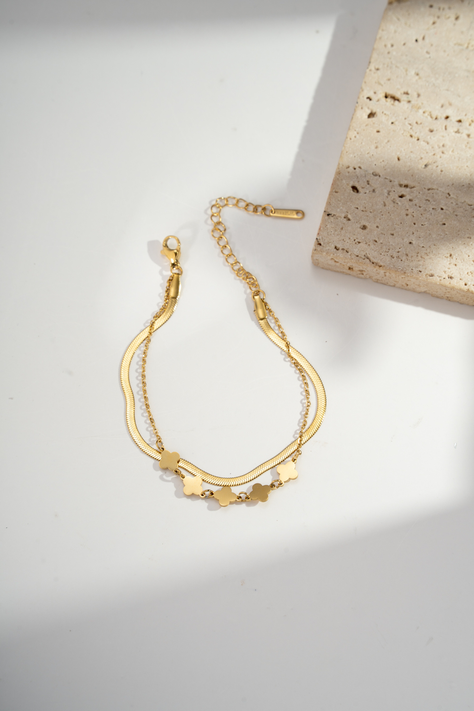 Grossiste COSMOS - Bracelet double tour avec pendentif trèfle Acier inoxydable
