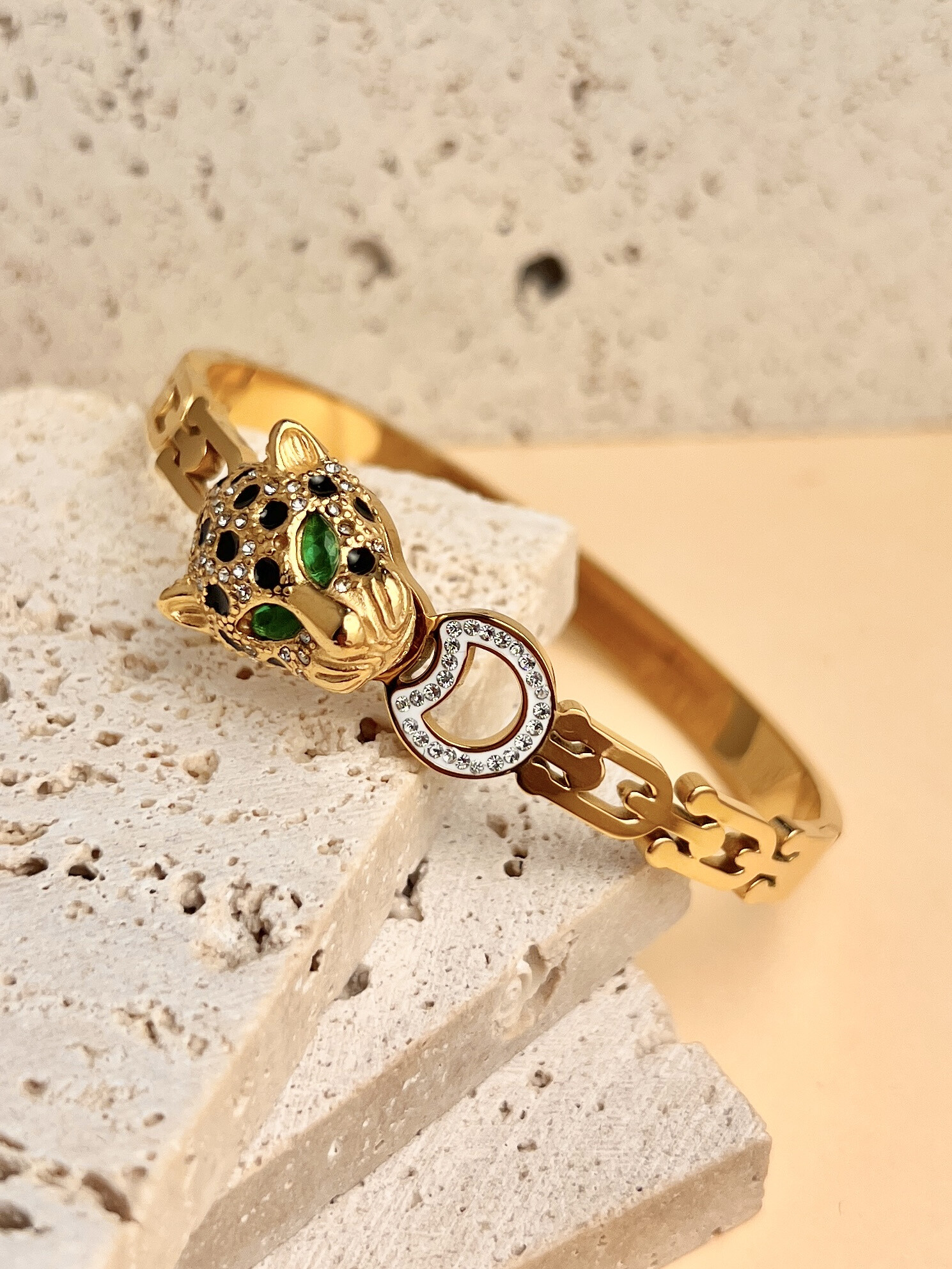 Grossista COSMOS - Bracciale Rigido Testa di Leopardo & Pietra Verde - Acciaio Inossidabile