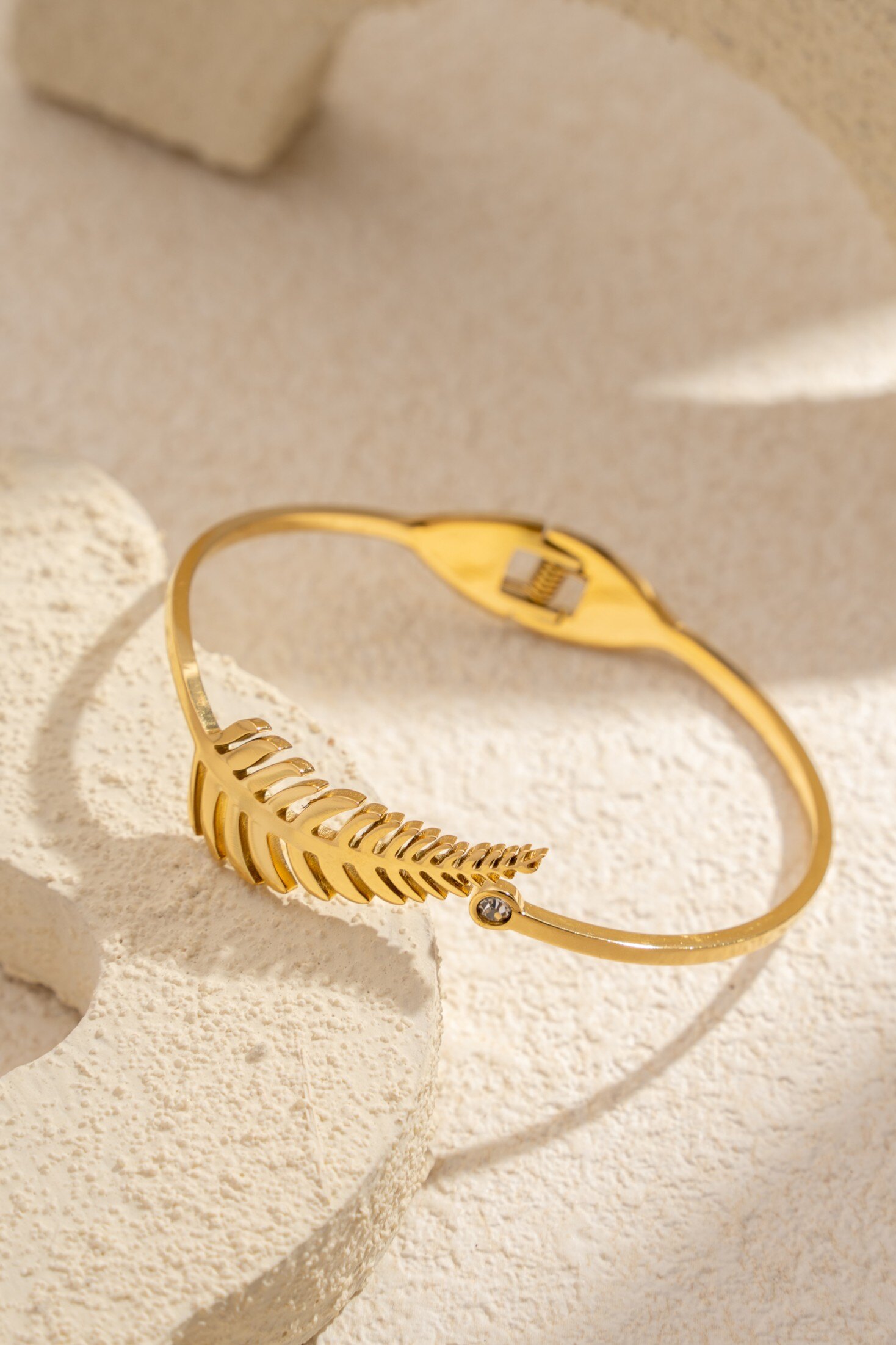 Großhändler COSMOS - Elegantes Blattgold-Armband – Edelstahl & Edelstein