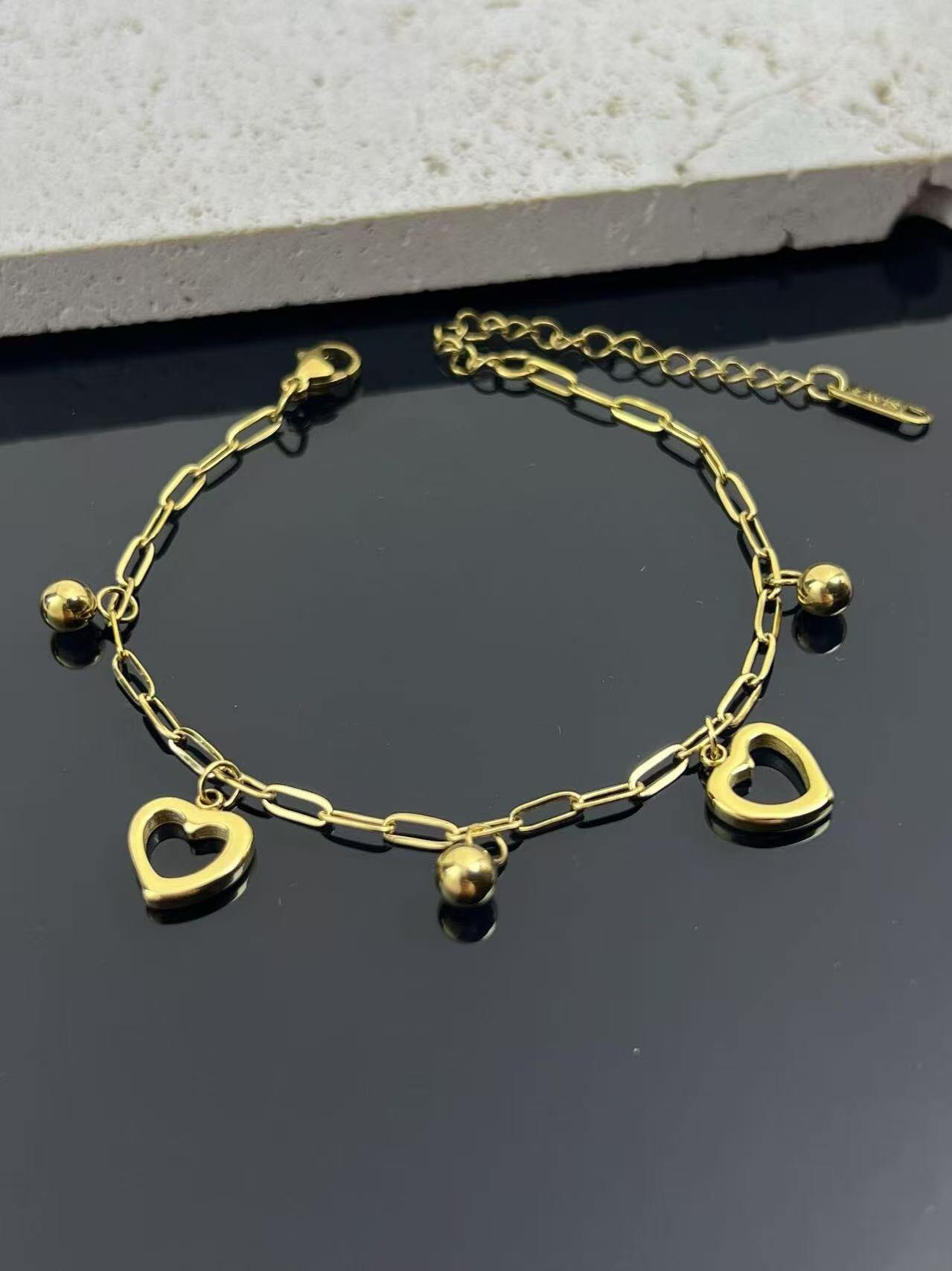Grossista COSMOS - Bracciale in Acciaio Inossidabile con Ciondolo a Cuore