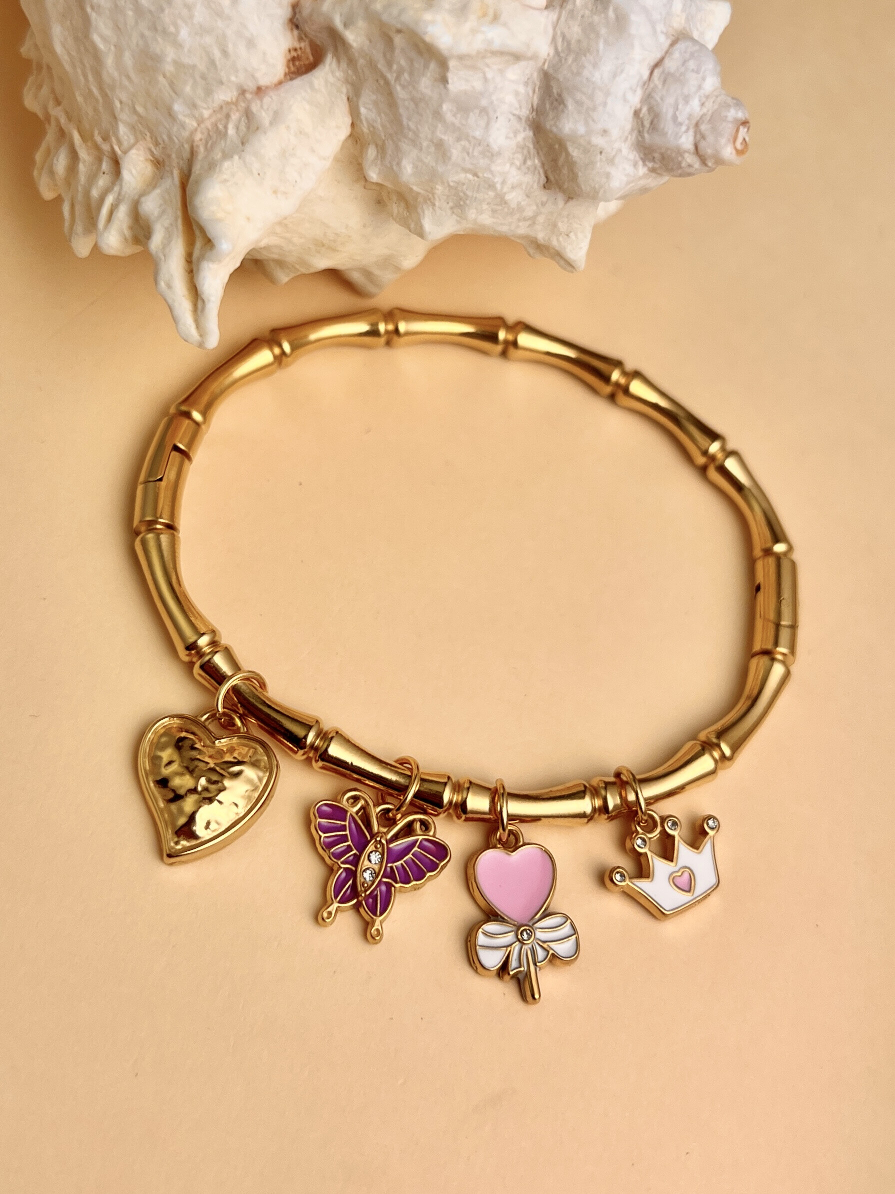 Grossista COSMOS - Bracciale rigido con ciondoli femminili - Cuore, Farfalla e Corona