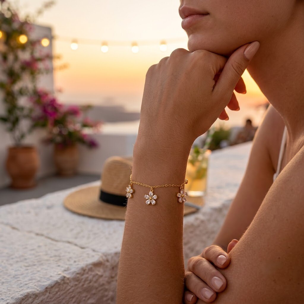 Grossiste COSMOS - Bracelet fleurs ornées cristaux brillants acier inoxydable doré délicat élégant chic