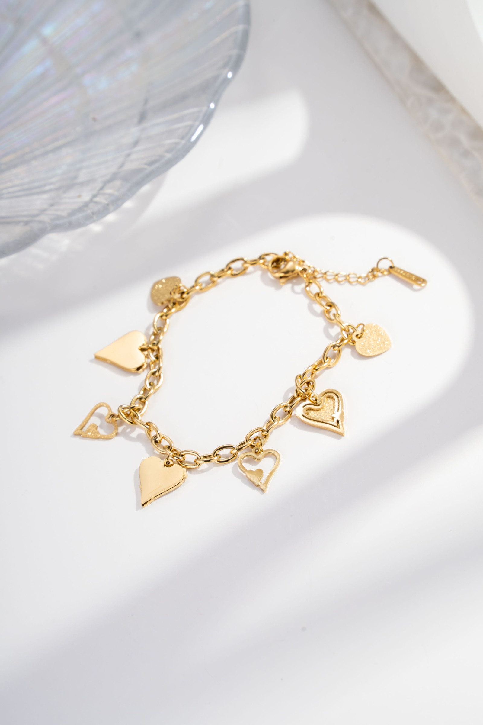 Bracelet Femme Trèfle Doré Et Perle Grise - Acier Inoxydable, Plaqué Or 18 Carats
