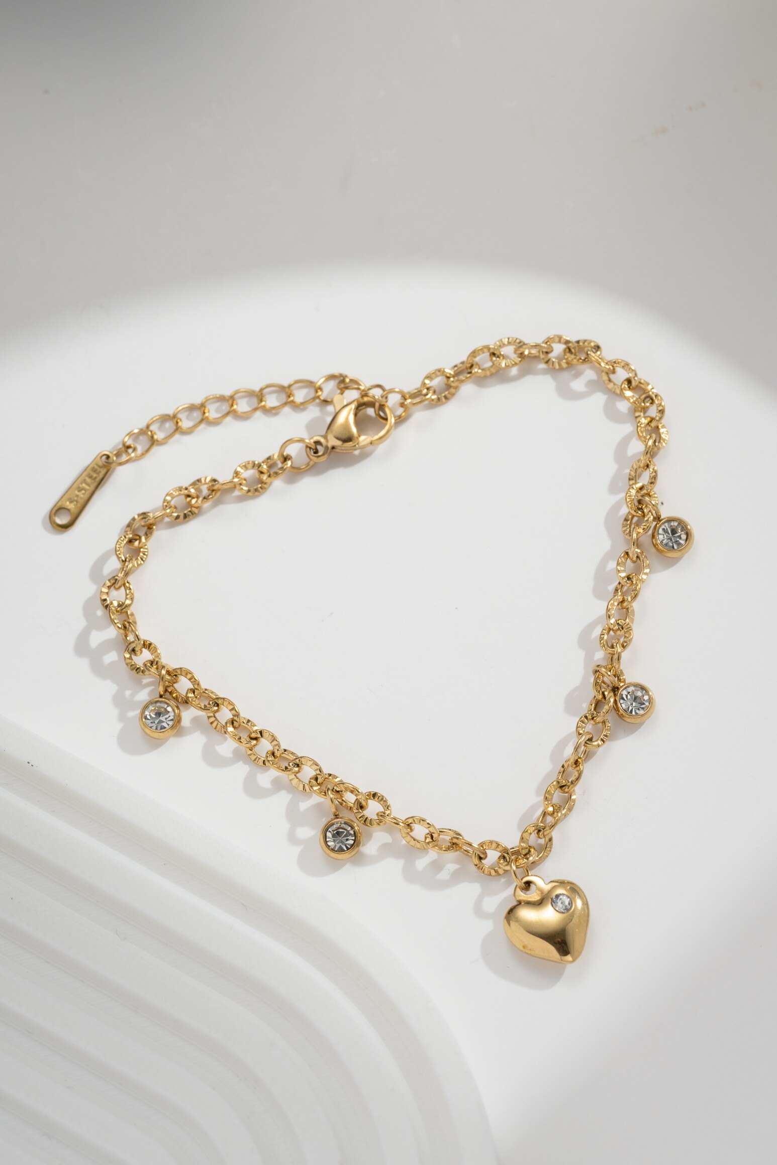 Wholesaler COSMOS - Golden Crystal Charm Bracelet Stainless Steel Heart Feminine Shimmering Elegance Timeless Chic