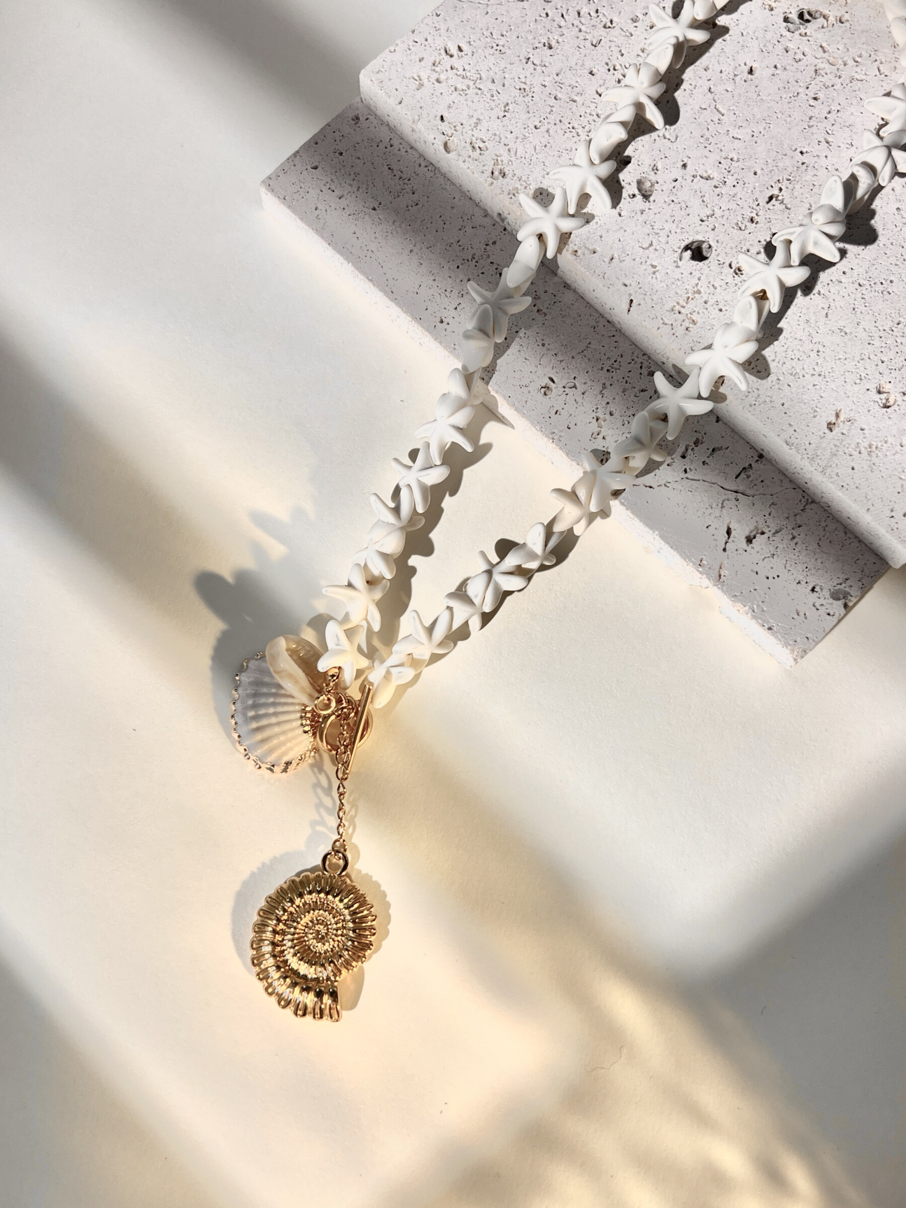 Star necklace & golden pendants - Golden - 2 - large format