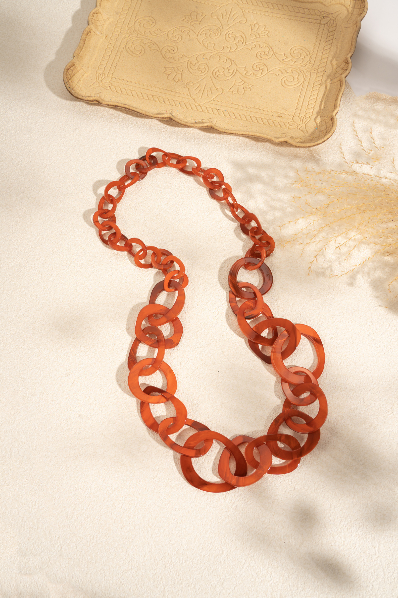 Wholesaler COSMOS - Chic Resin Necklace Natural and Vibrant Colors Modern Style