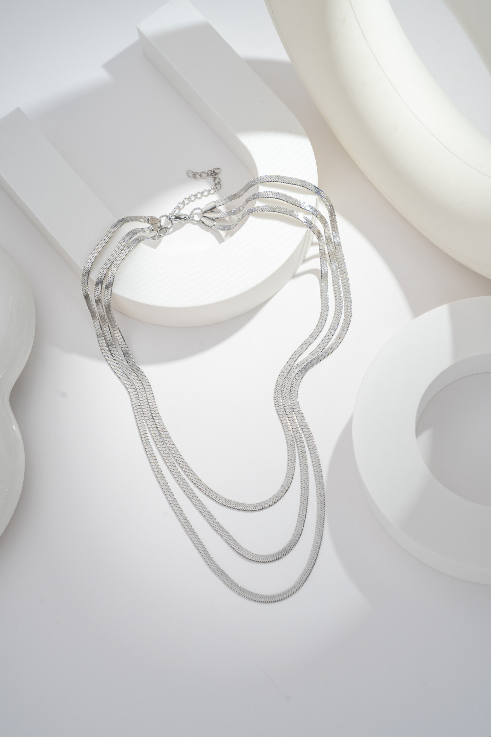 Mayorista COSMOS - Collar de triple capa para mujer en acero inoxidable dorado o plateado, con cadenas planas modernas