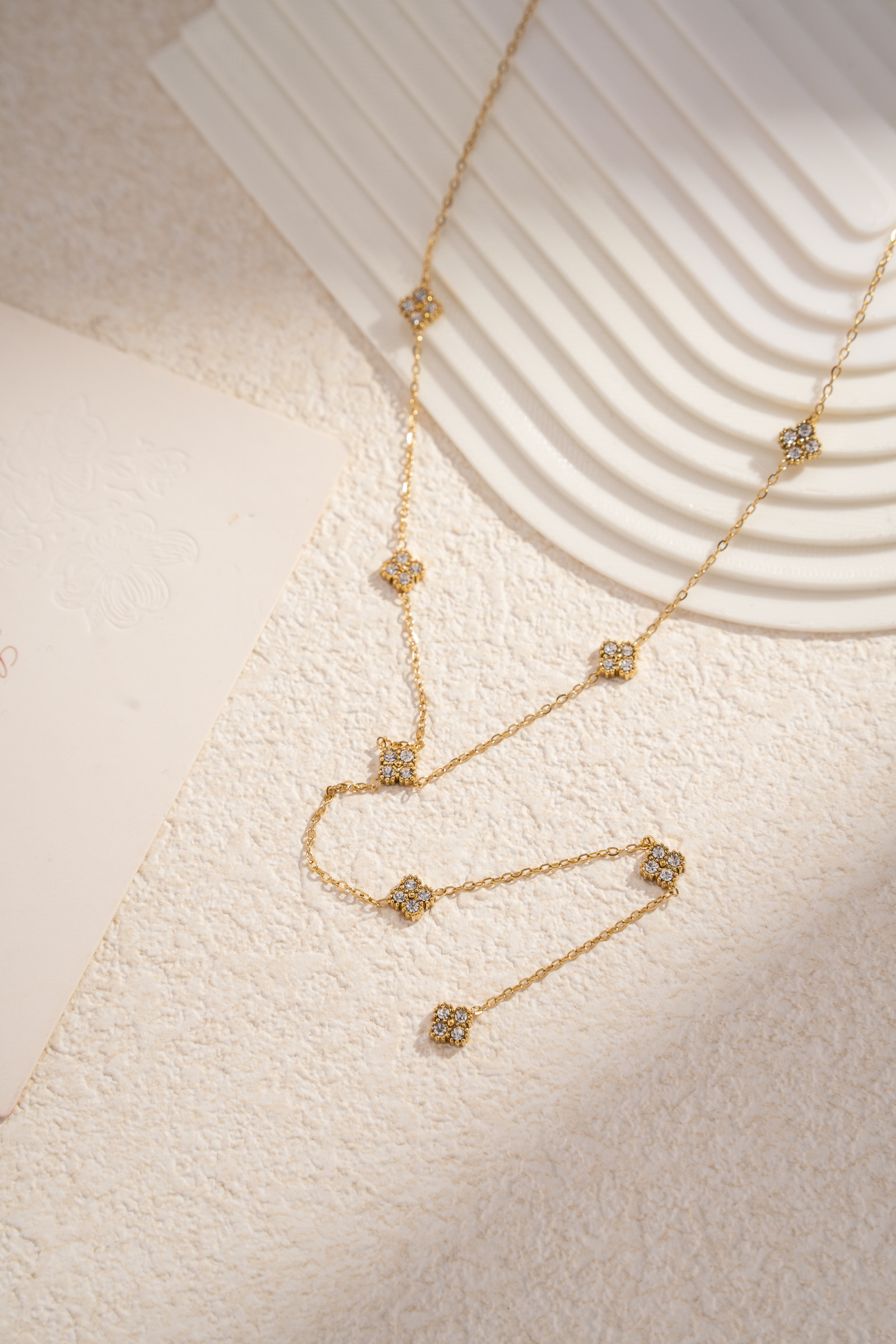 Wholesaler COSMOS - Golden Necklace with Shiny Charms Stainless Steel Feminine Floral Elegance