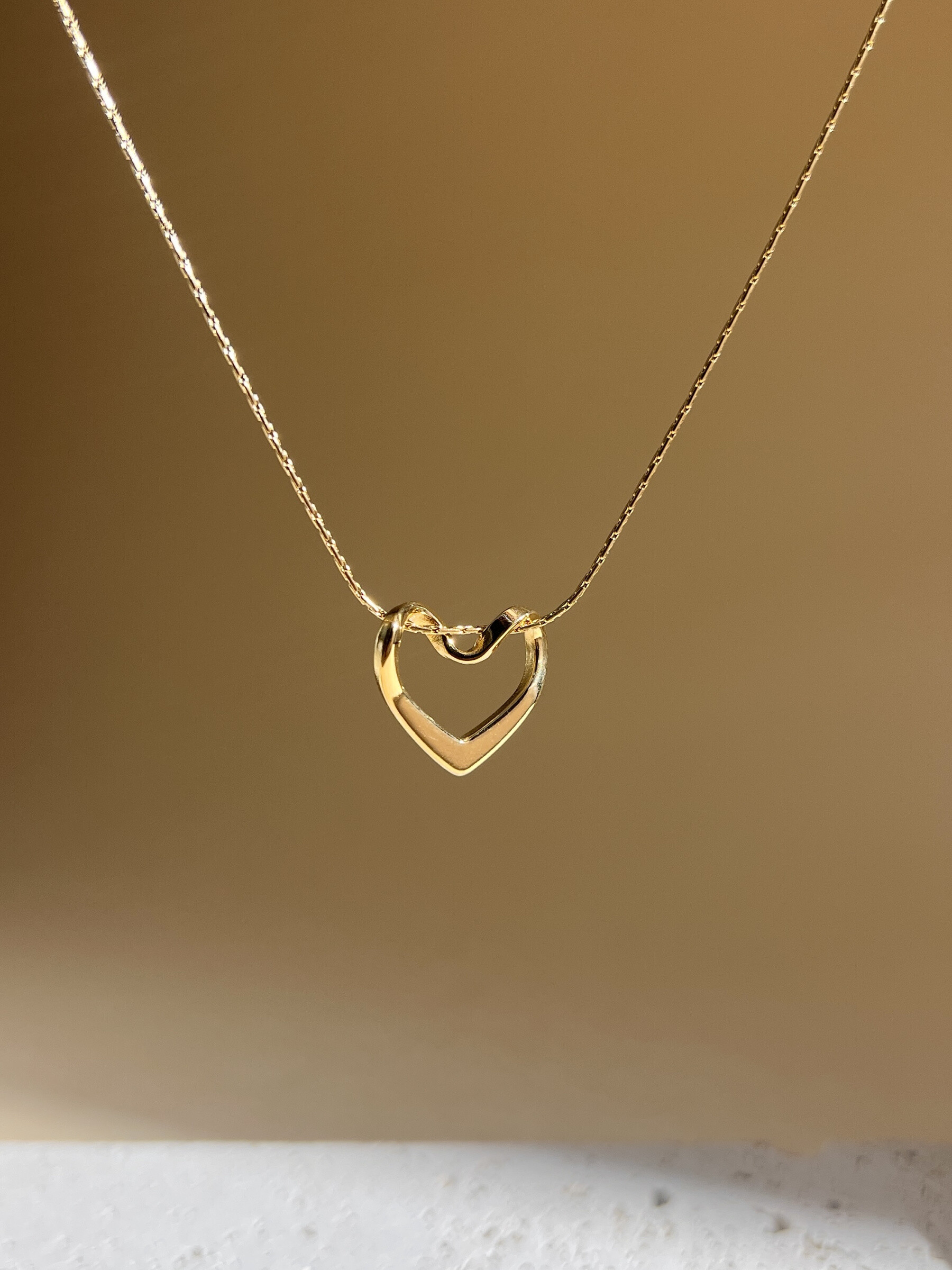 Grossista COSMOS - Collana catena sottile dorata con ciondolo a cuore in acciaio inossidabile