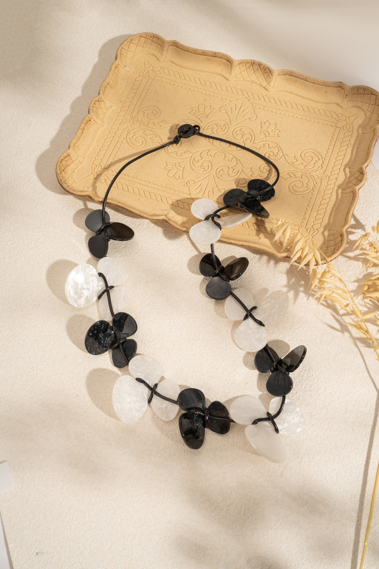 Wholesaler COSMOS - Boho Chic Necklace Colorful Resin Long Beads Fantasy Craftsmanship