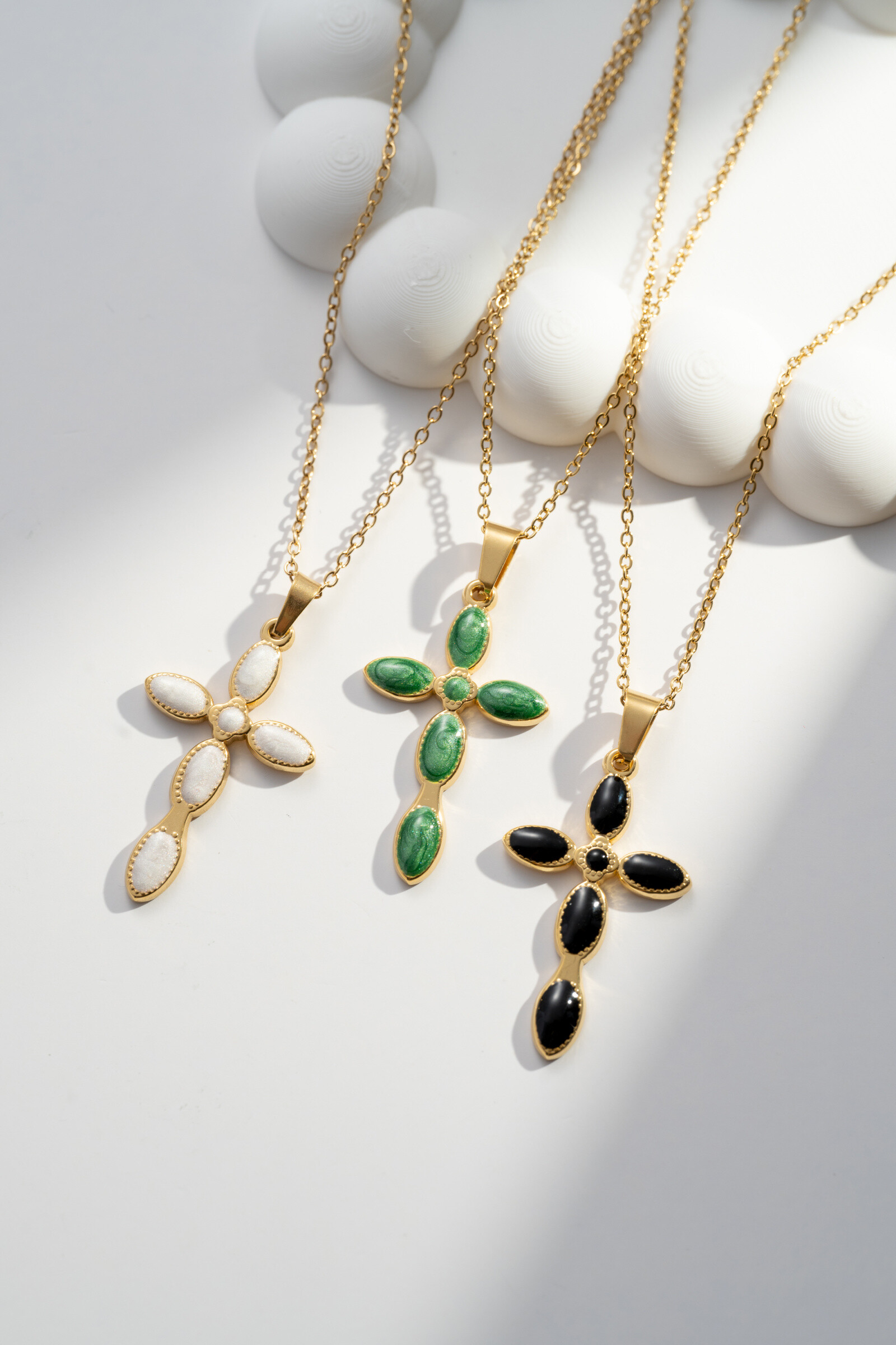 Wholesaler COSMOS - Trendy gold stainless steel necklace with elegant stone cross pendant