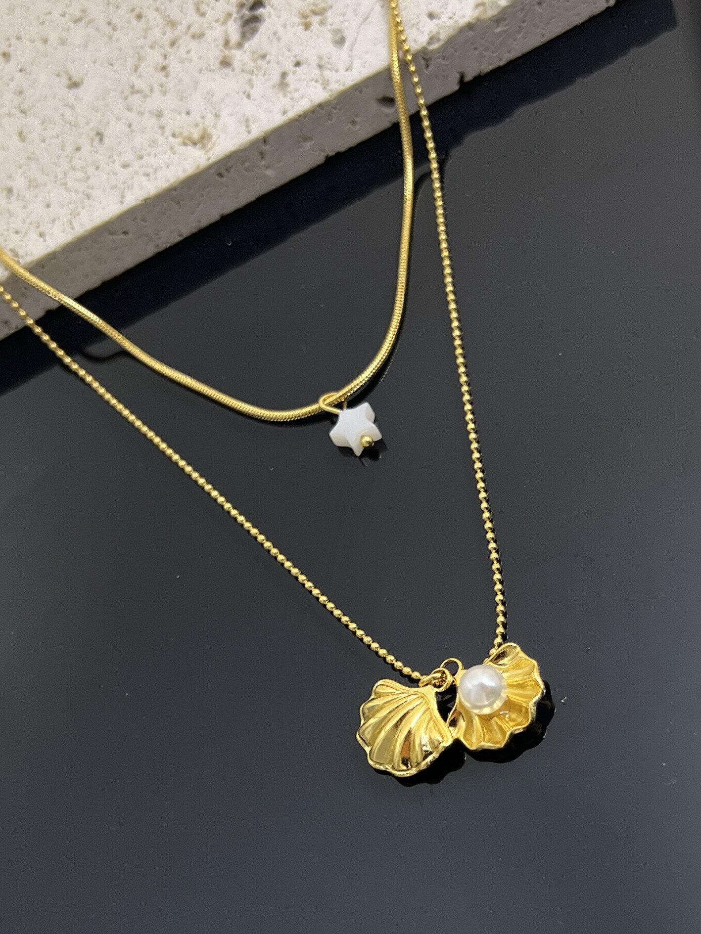 Grossiste COSMOS - Collier Double Tour – Pendentif Étoile & Coquillage à Perle