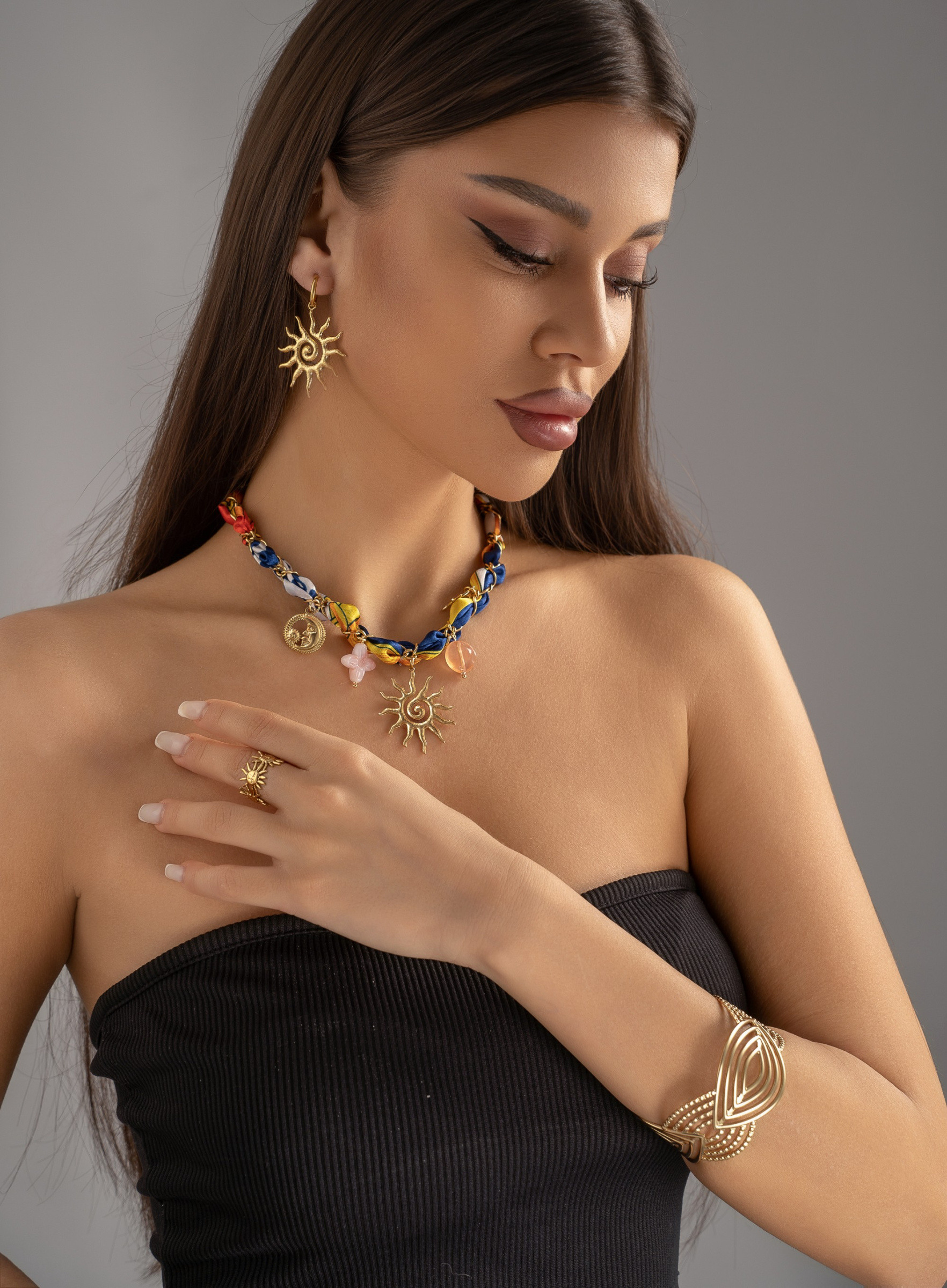 Wholesaler COSMOS - Bohemian colorful scarf necklace with gold sun and moon charms in stainless steel