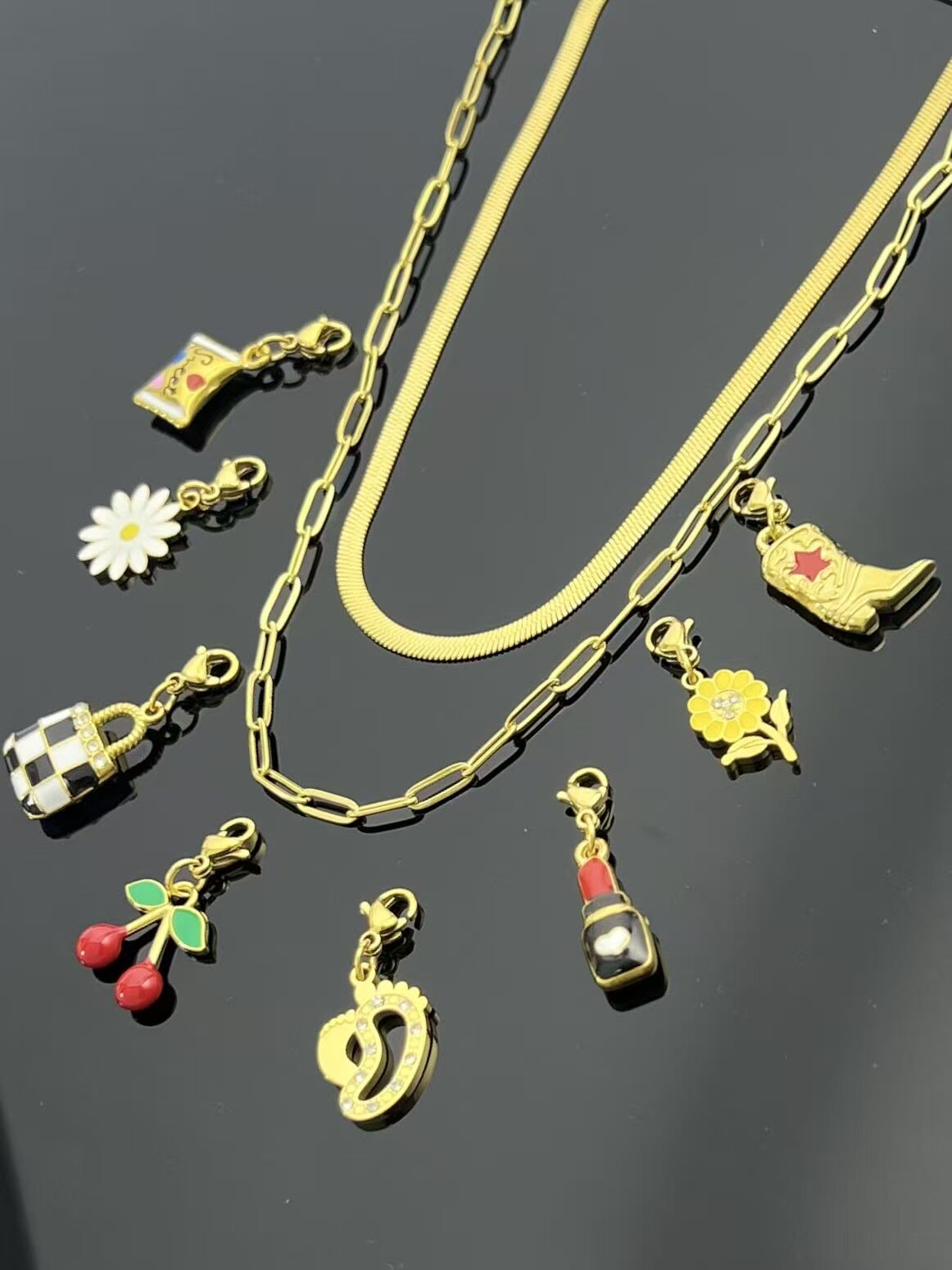 Mayorista COSMOS - Collar de doble vuelta de acero dorado, eslabones planos y rectangulares elegantes
