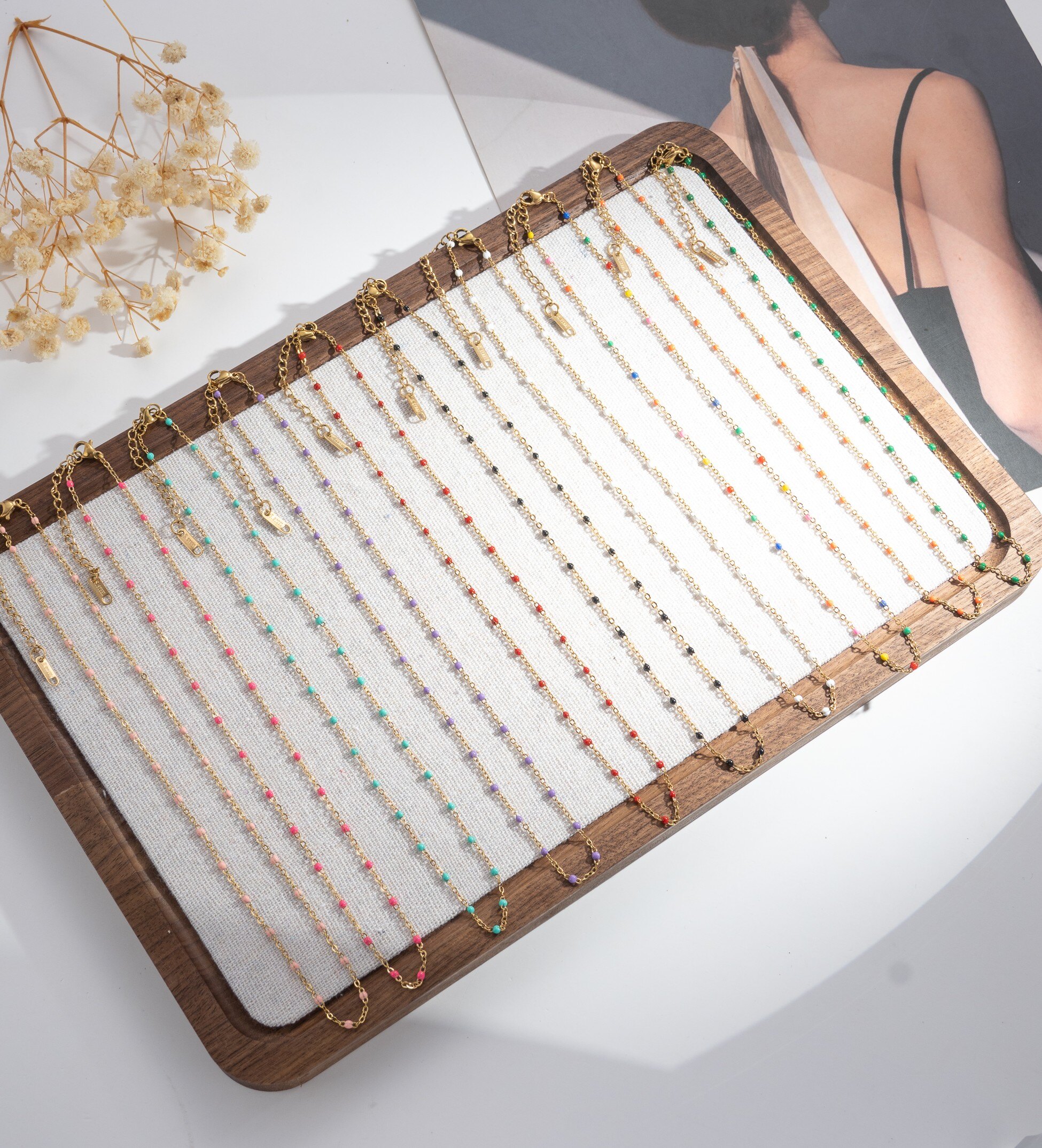Wholesaler COSMOS - Set of 10 elegant gold necklaces with colorful fine beads for women, trendy multicolor summer style