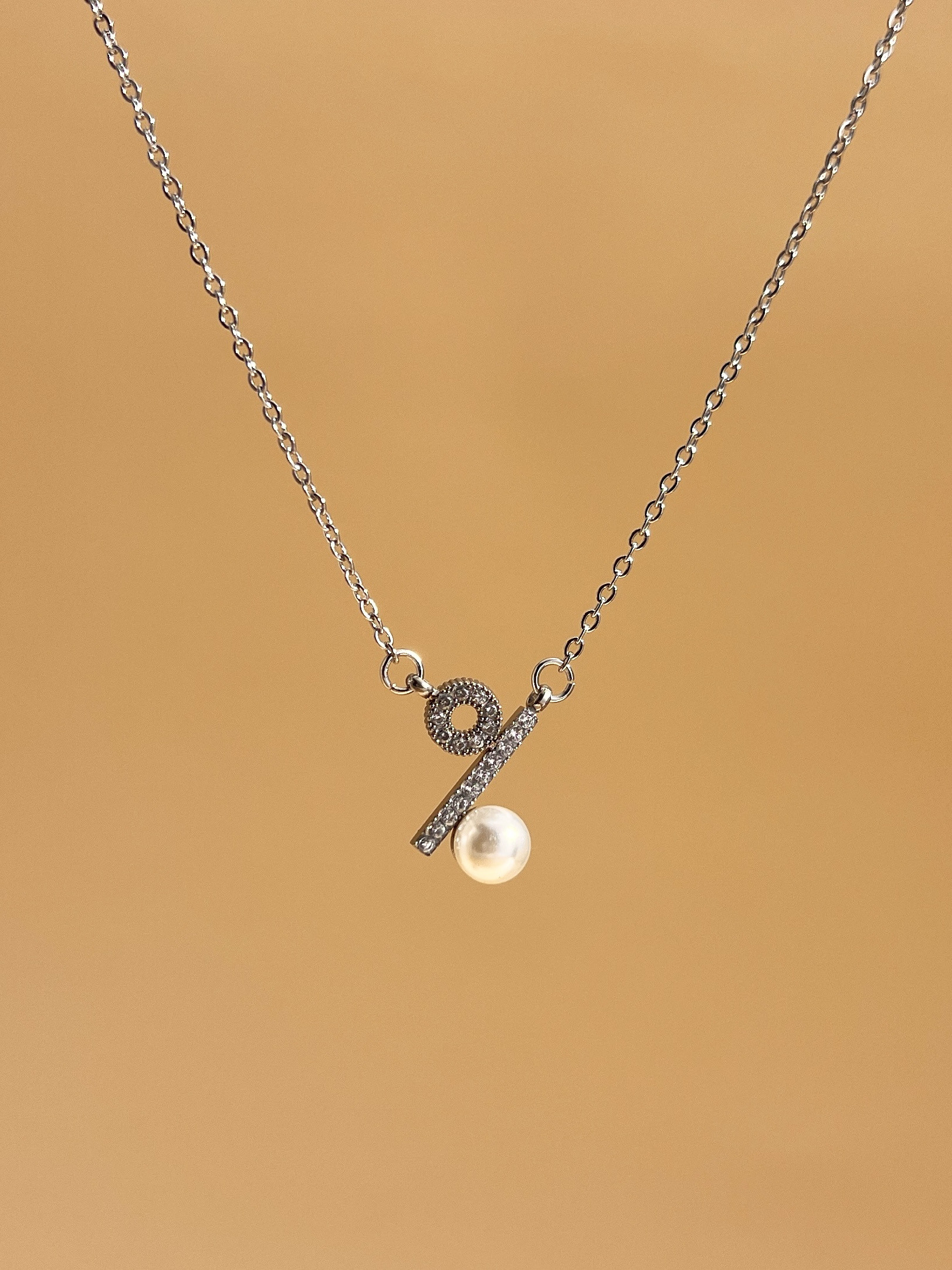 Wholesaler COSMOS - Elegance Necklace - Shiny Rhinestone Pendant and Imitation Pearl