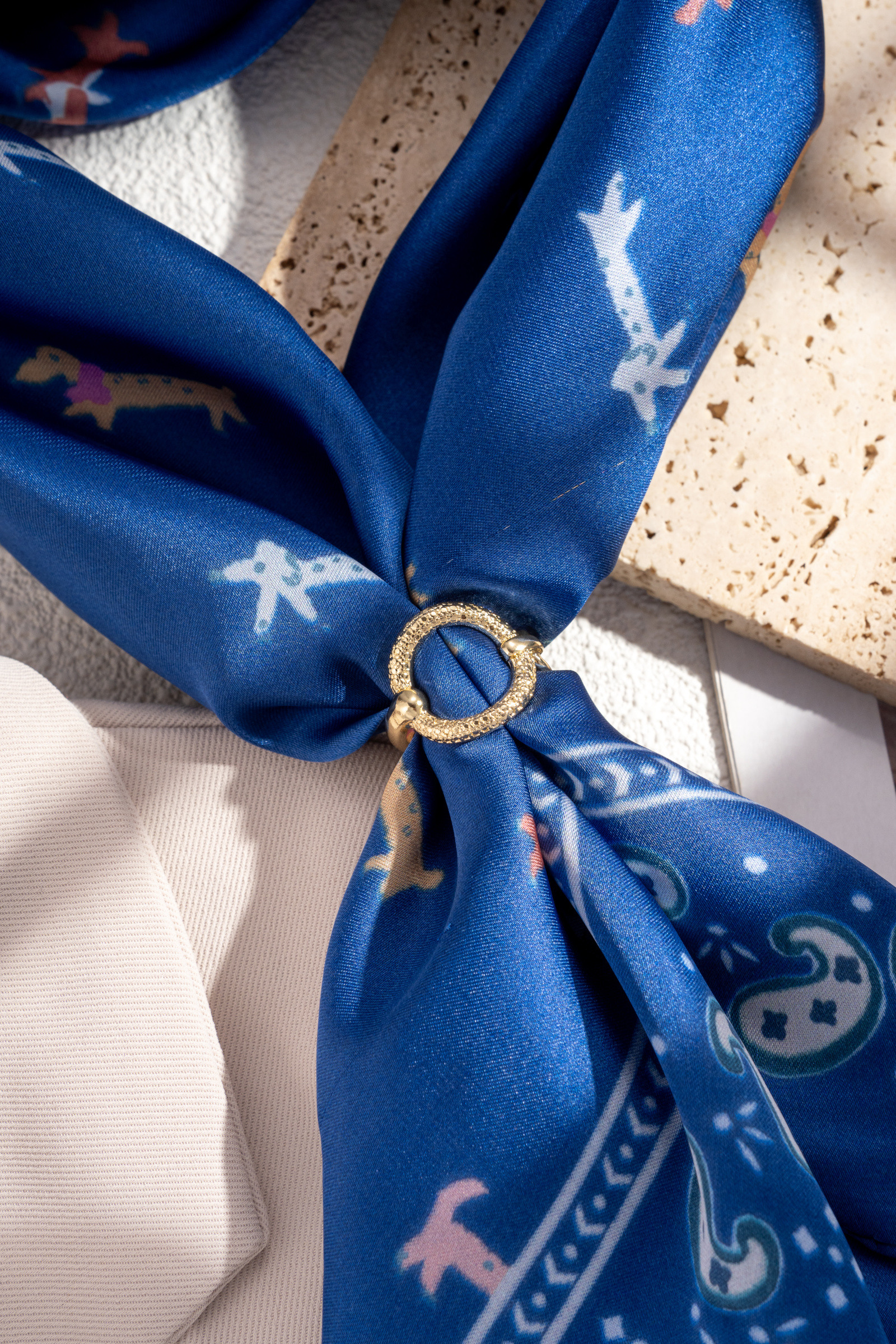 Wholesaler COSMOS - Round scarf buckle rhodium-plated metal with a shiny texture, chic, elegant, trendy fashion accessory