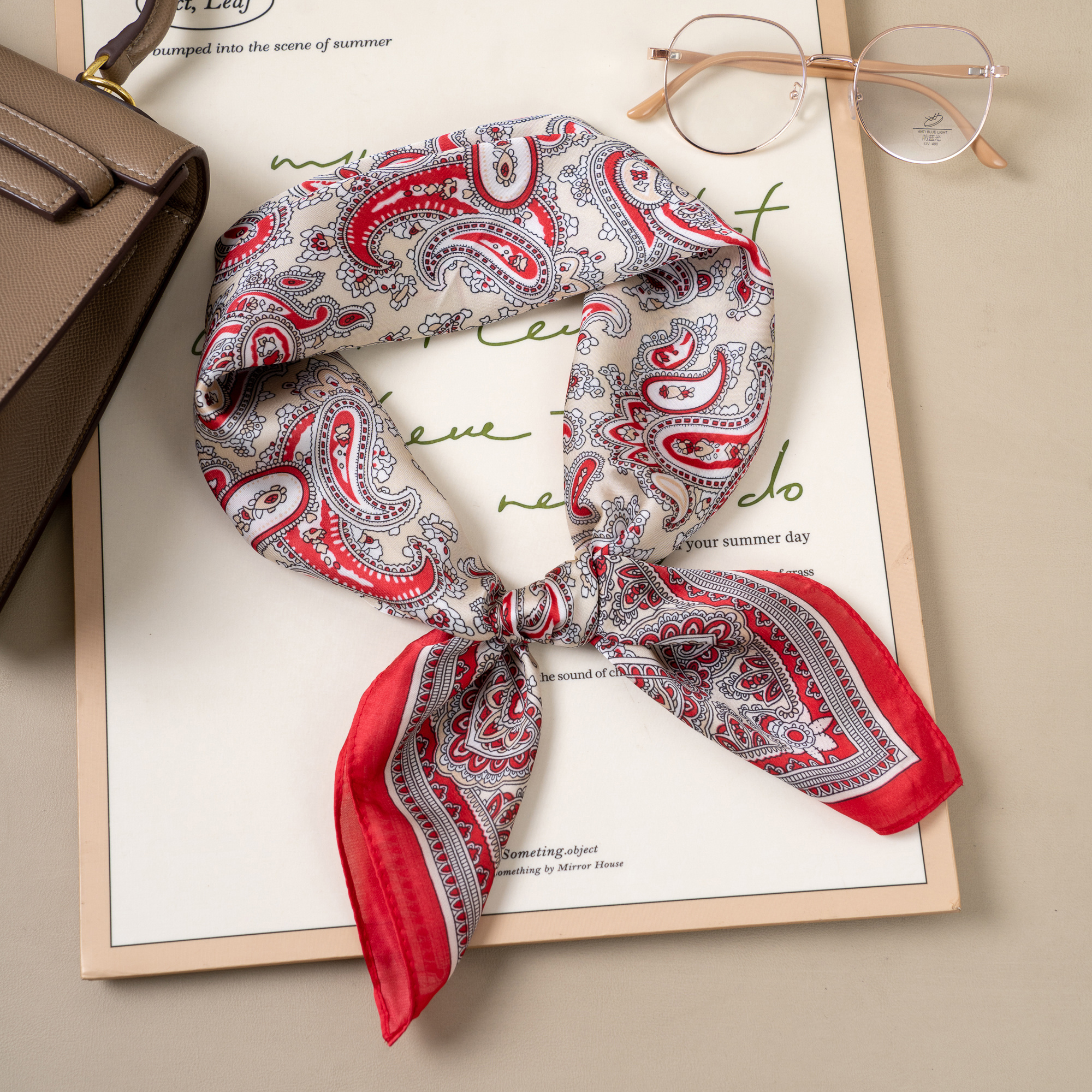 Wholesaler COSMOS - Elegant soft silk-effect square scarf with paisley pattern 70x70