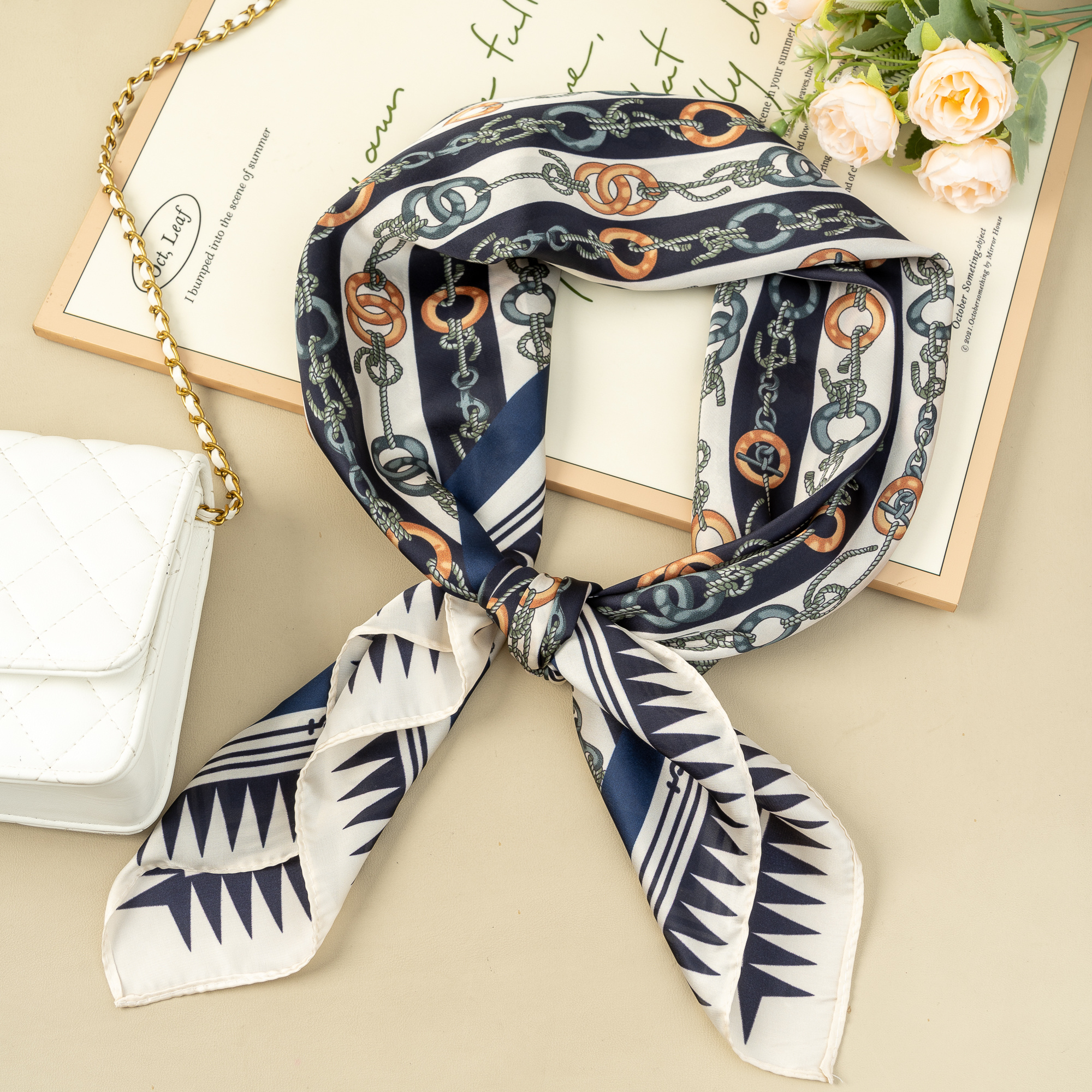 Grossiste COSMOS - Foulard Carré 90 X 90 Polyester Chaînes Géométrie Élégance Bleu