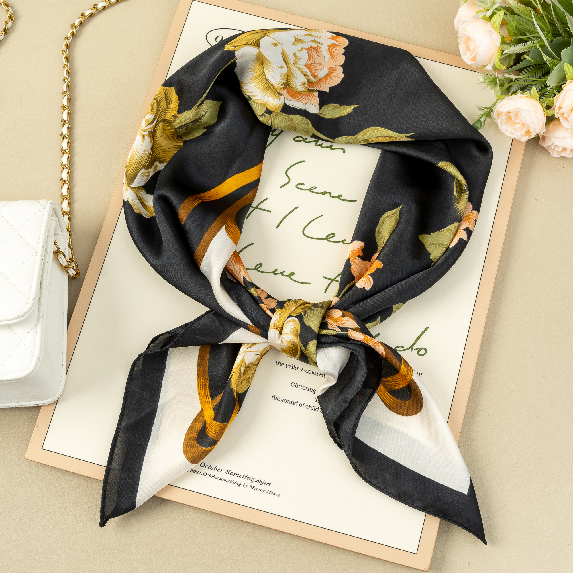Grossiste COSMOS - Foulard Carré 90 X 90 Polyester Fleur Élégance Intemporelle