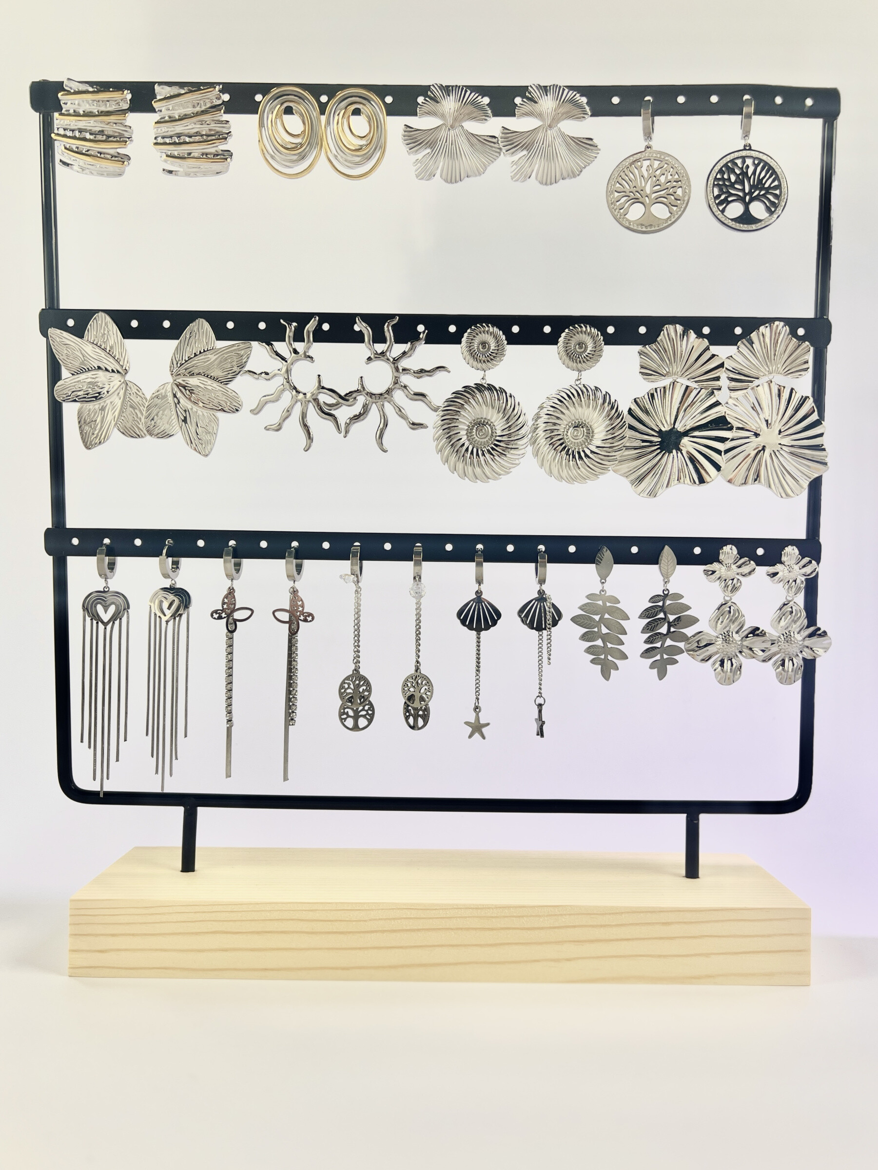 Grossiste COSMOS - Lot 14 Paires de Boucles d’Oreilles en Acier Inoxydable sur Présentoir Offert