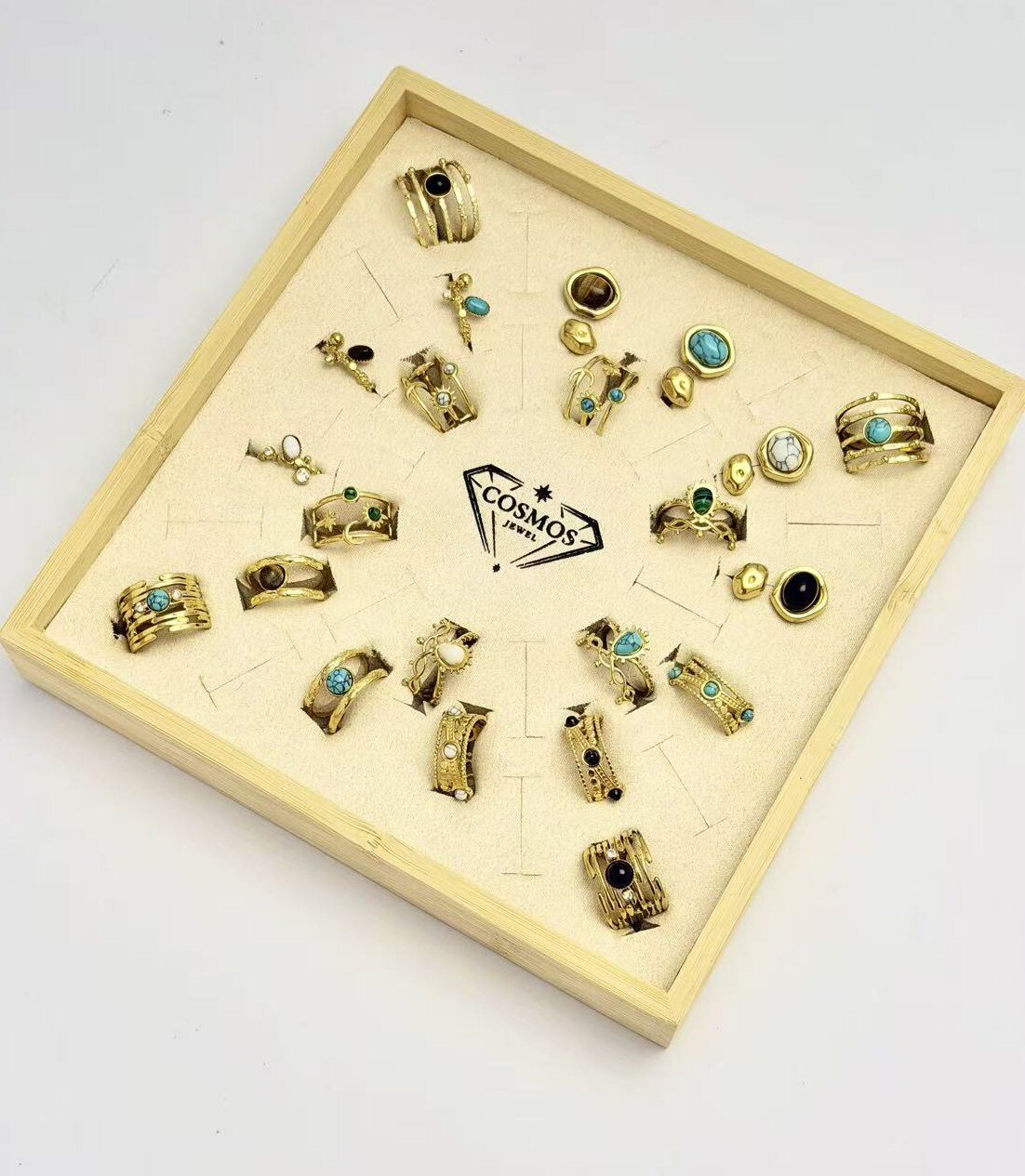 Mayorista COSMOS - Conjunto de 22 anillos ajustables de piedra en acero inoxidable con soporte de exhibición de madera incluido