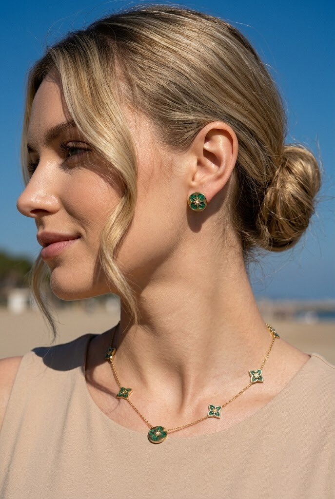 Mayorista COSMOS - Conjunto elegante de collar y pendientes de acero inoxidable dorado verde con flores esmaltadas