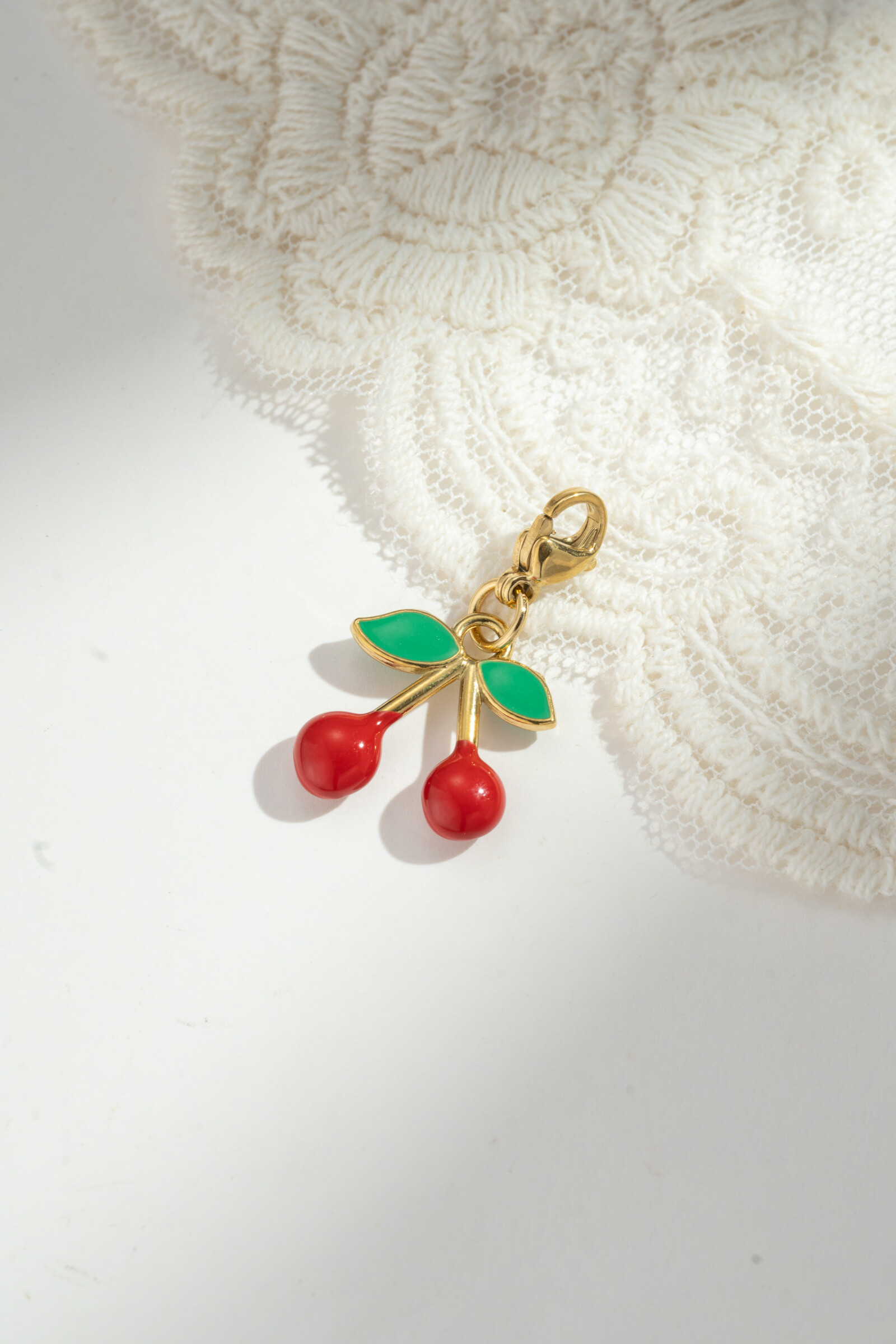 Grossiste COSMOS - Pendentif Charms Cerise Rouge – Acier Inoxydable Fantaisie et Coloré