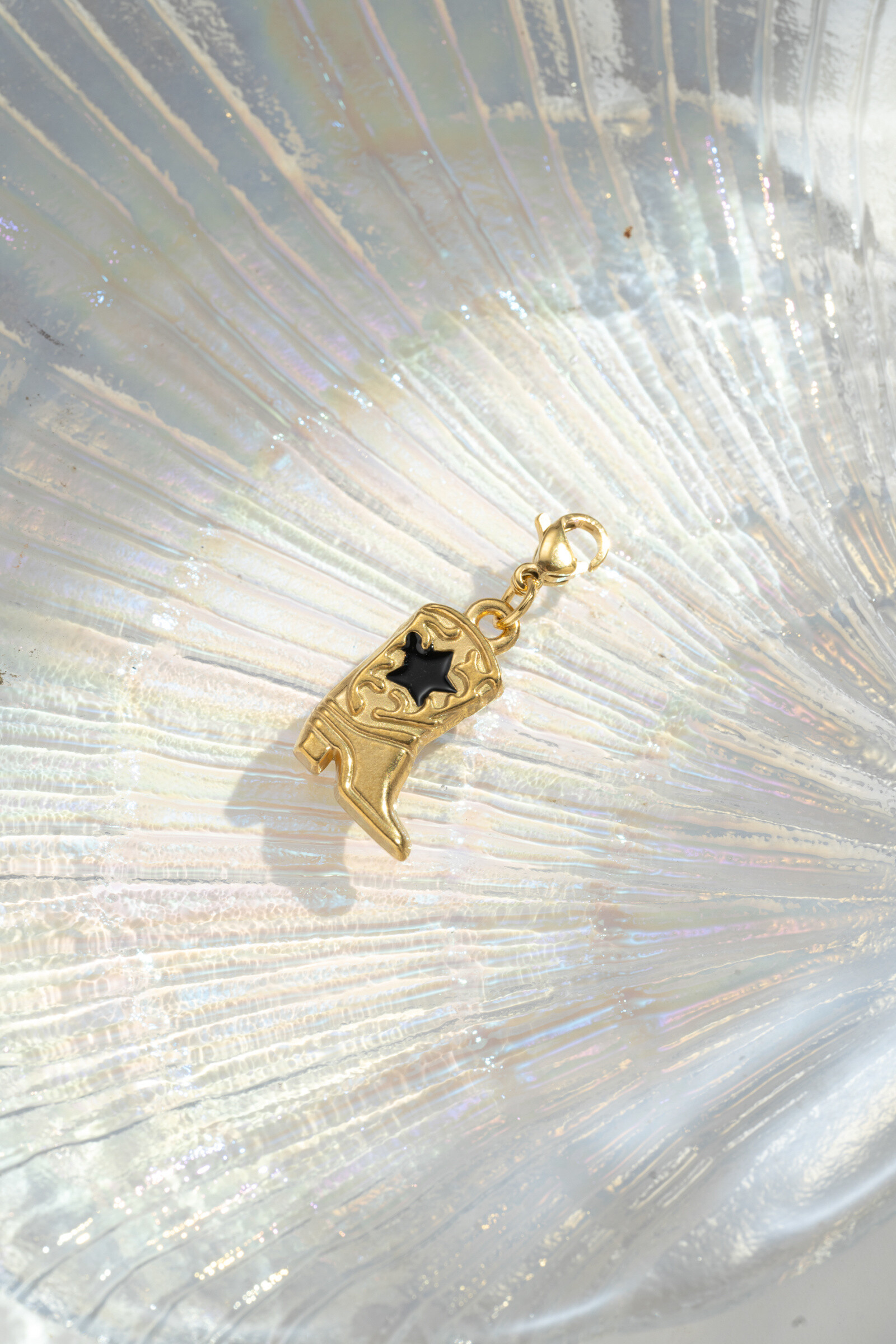 Grossiste COSMOS - Pendentif Botte avec Étoile Noire – Acier Inoxydable