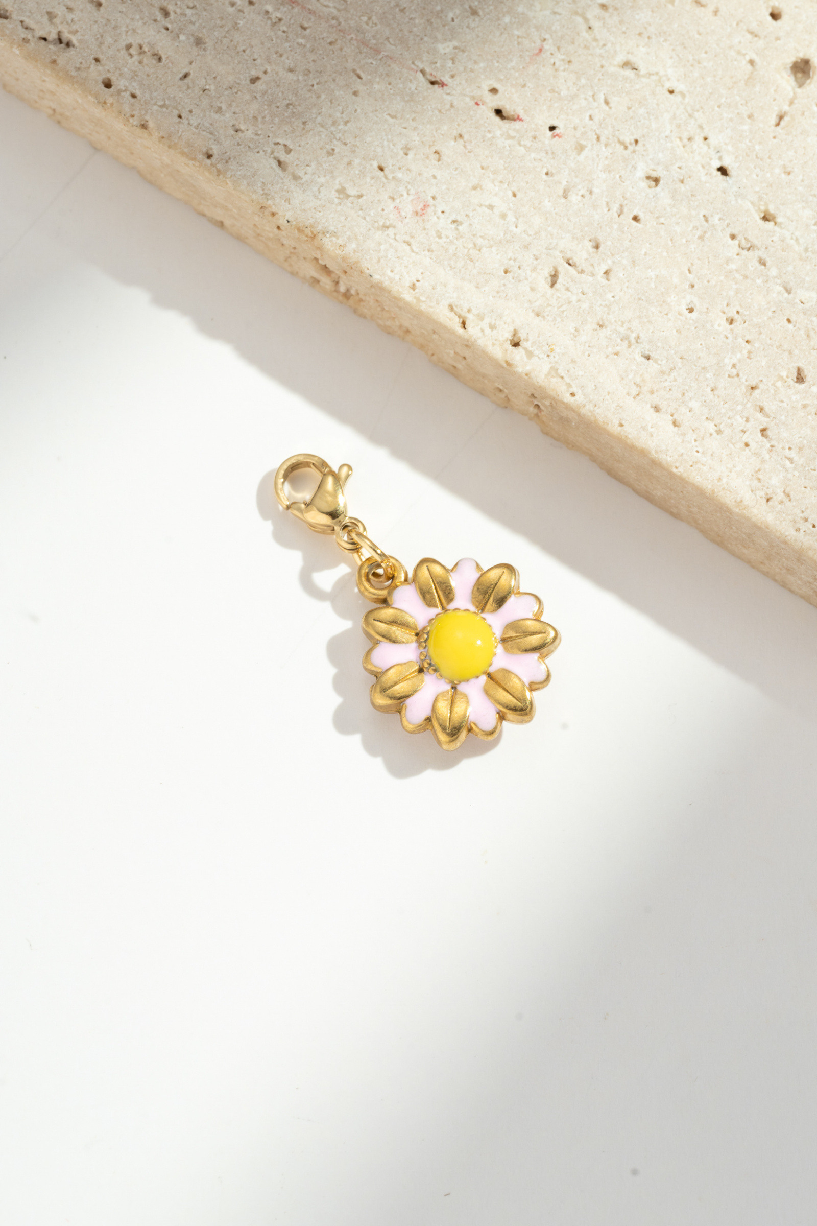 Mayorista COSMOS - Colgante de flor de margarita de acero inoxidable de moda verano