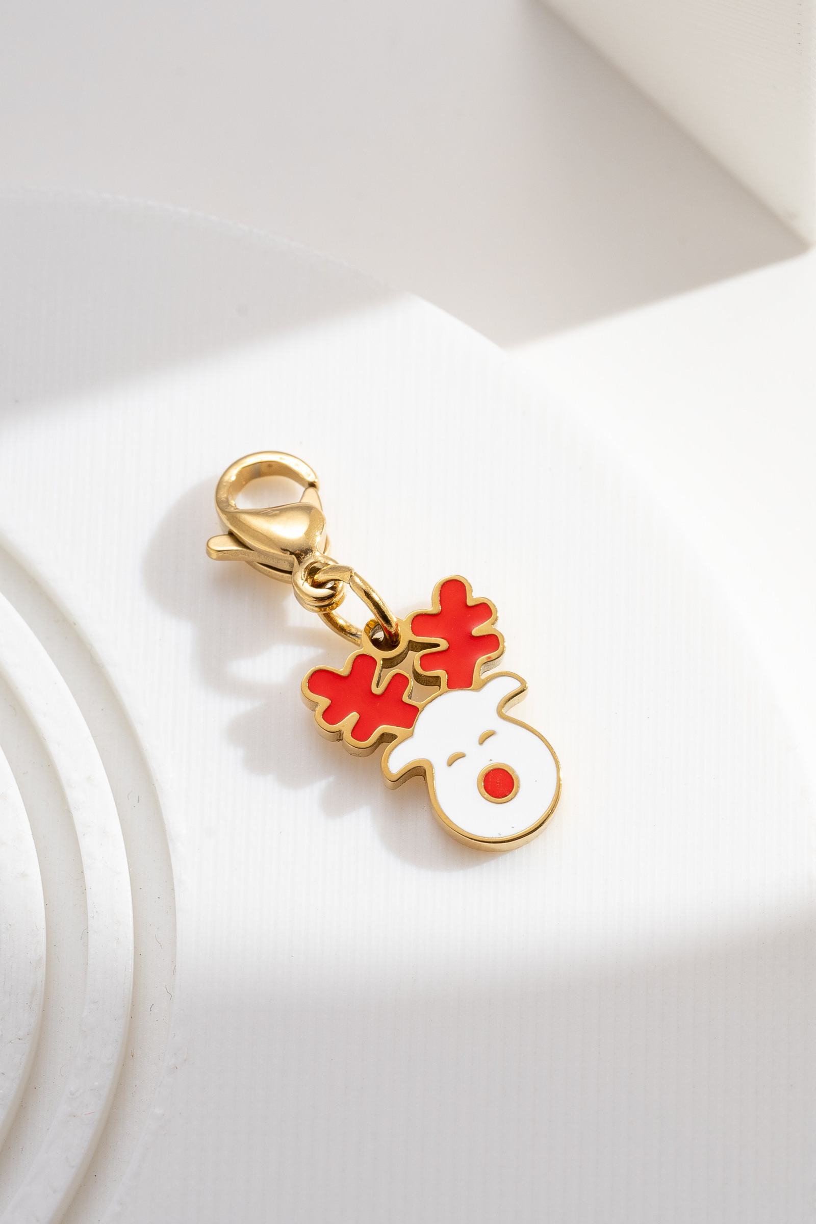 Grossiste COSMOS - Charm pendentif renne rouge doré acier inoxydable nez traîneau Noël mignon