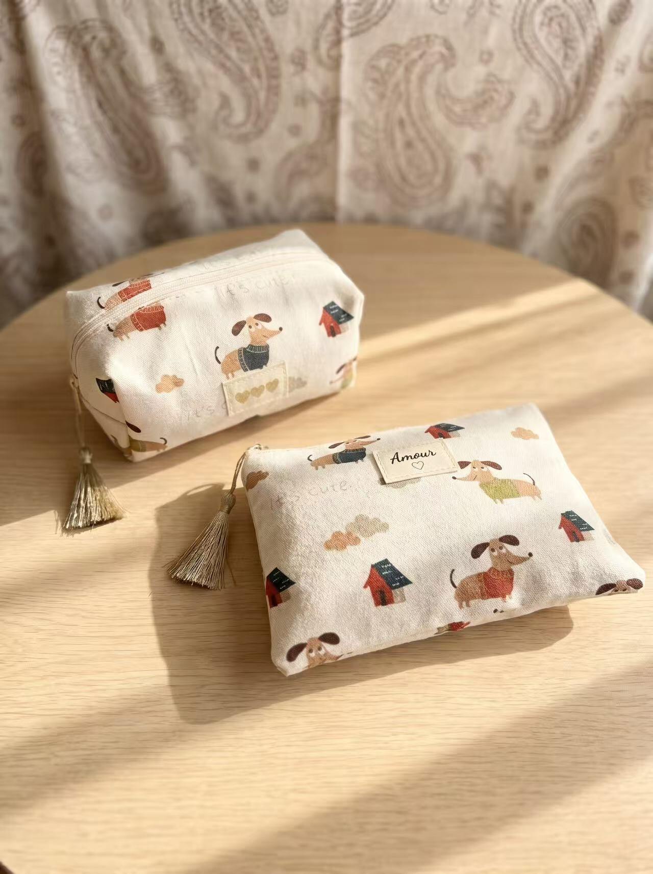Großhändler COSMOS - Set aus 2 niedlichen Dackel-Täschchen 14x20 16x9x9 Polyester Liebe Trend