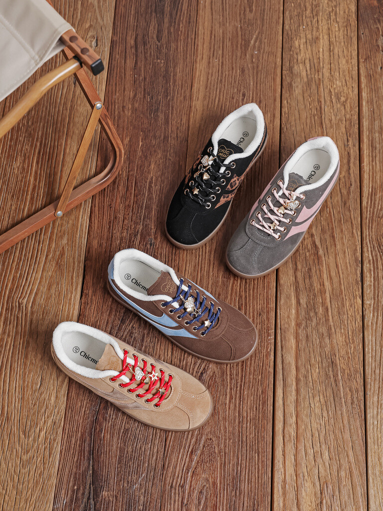 Wholesaler COVANA / CHICMUSE - Chicmuse jeweled lace-up sneakers
