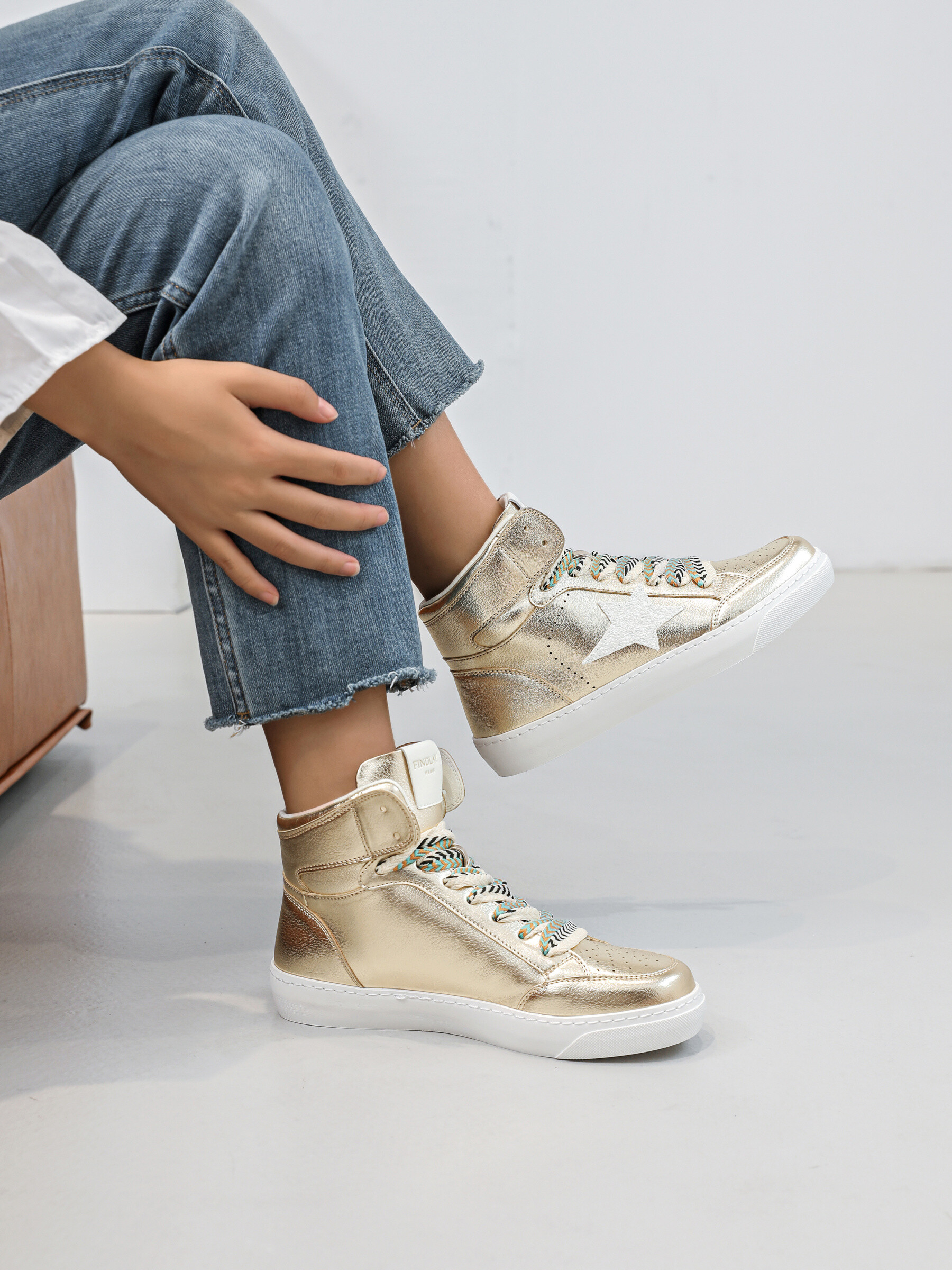 Grossista FINDLAY / COVANA - Sneakers alte con lacci grandi