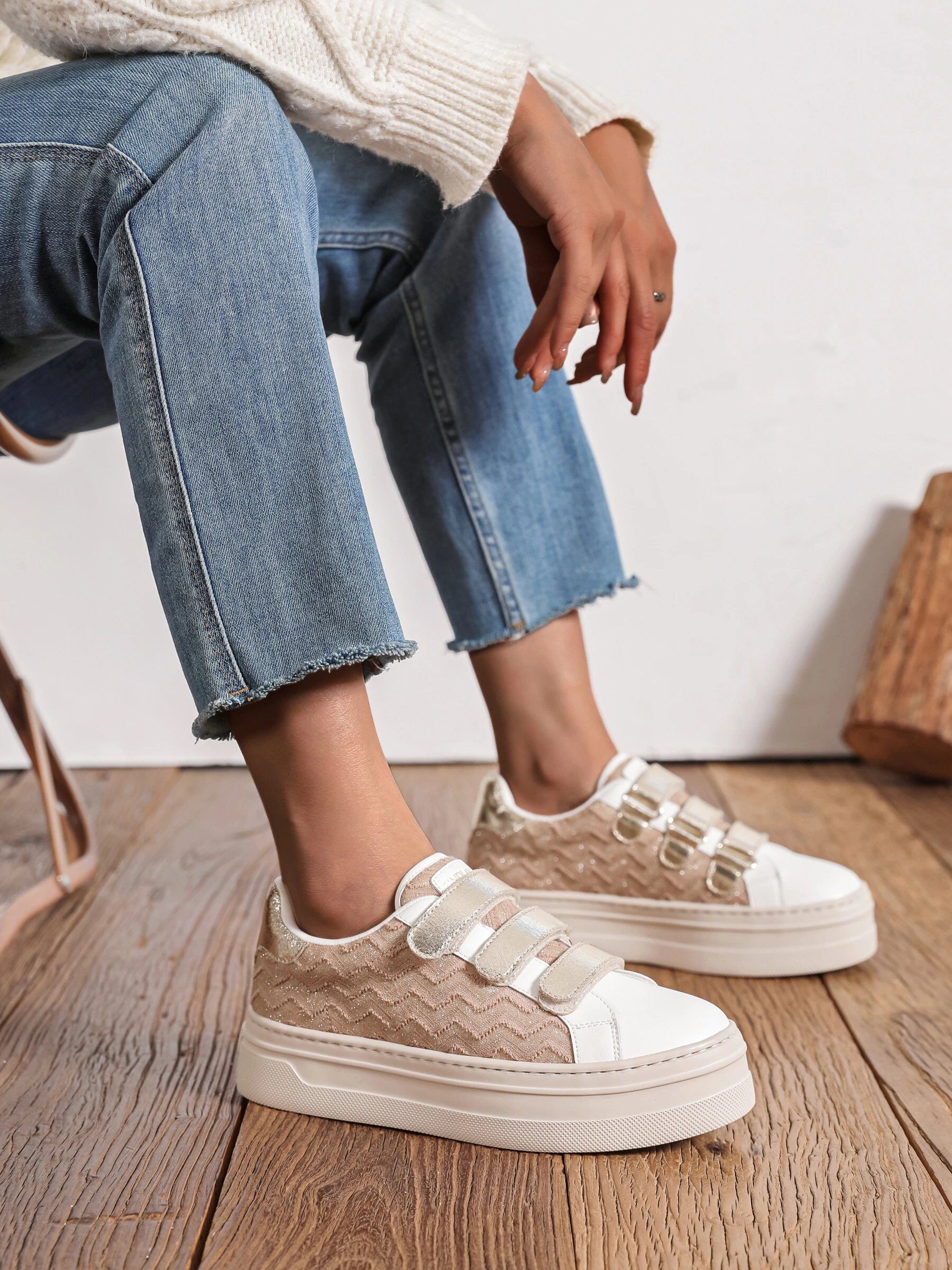 Grossiste COVANA Outlet - Baskets avec motif zigzag