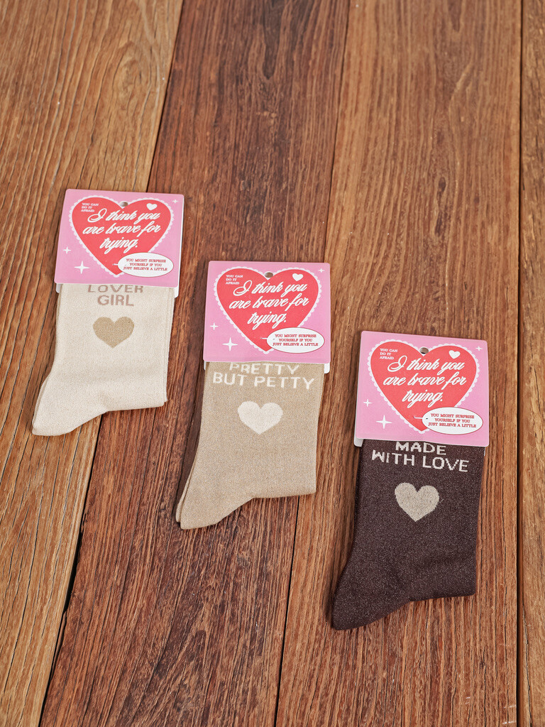 Grossiste COVANA / FINDLAY - Chaussettes douces avec détails de cœur et slogans inspirants