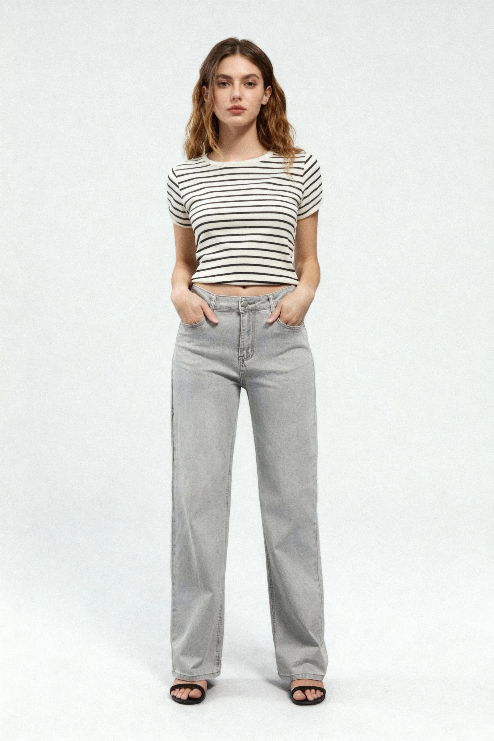 Wholesaler COVERGIRL/VALE DENIM - Straight-leg denim jeans
