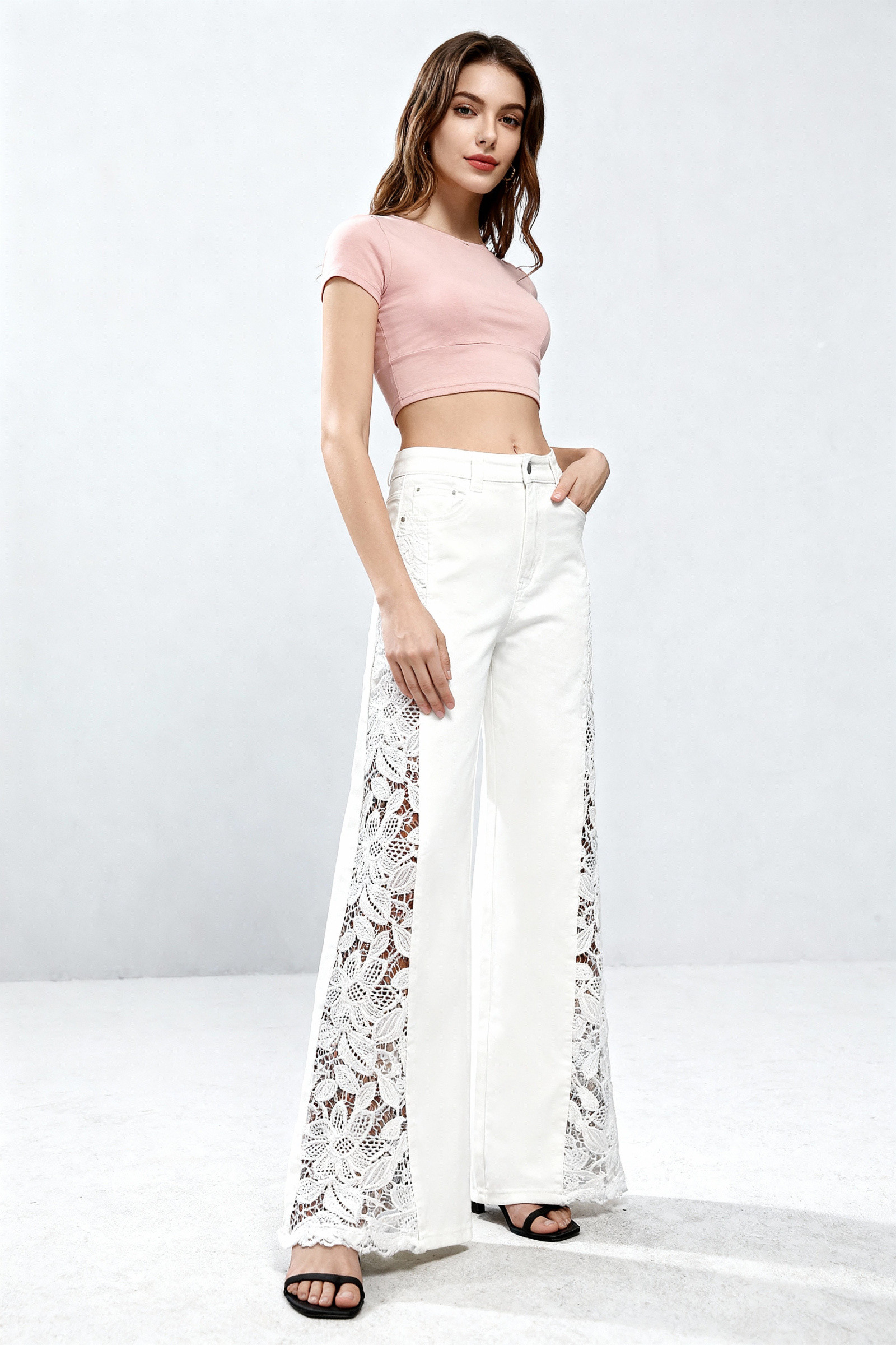 Wholesaler COVERGIRL/VALE DENIM - Unique jeans with lace