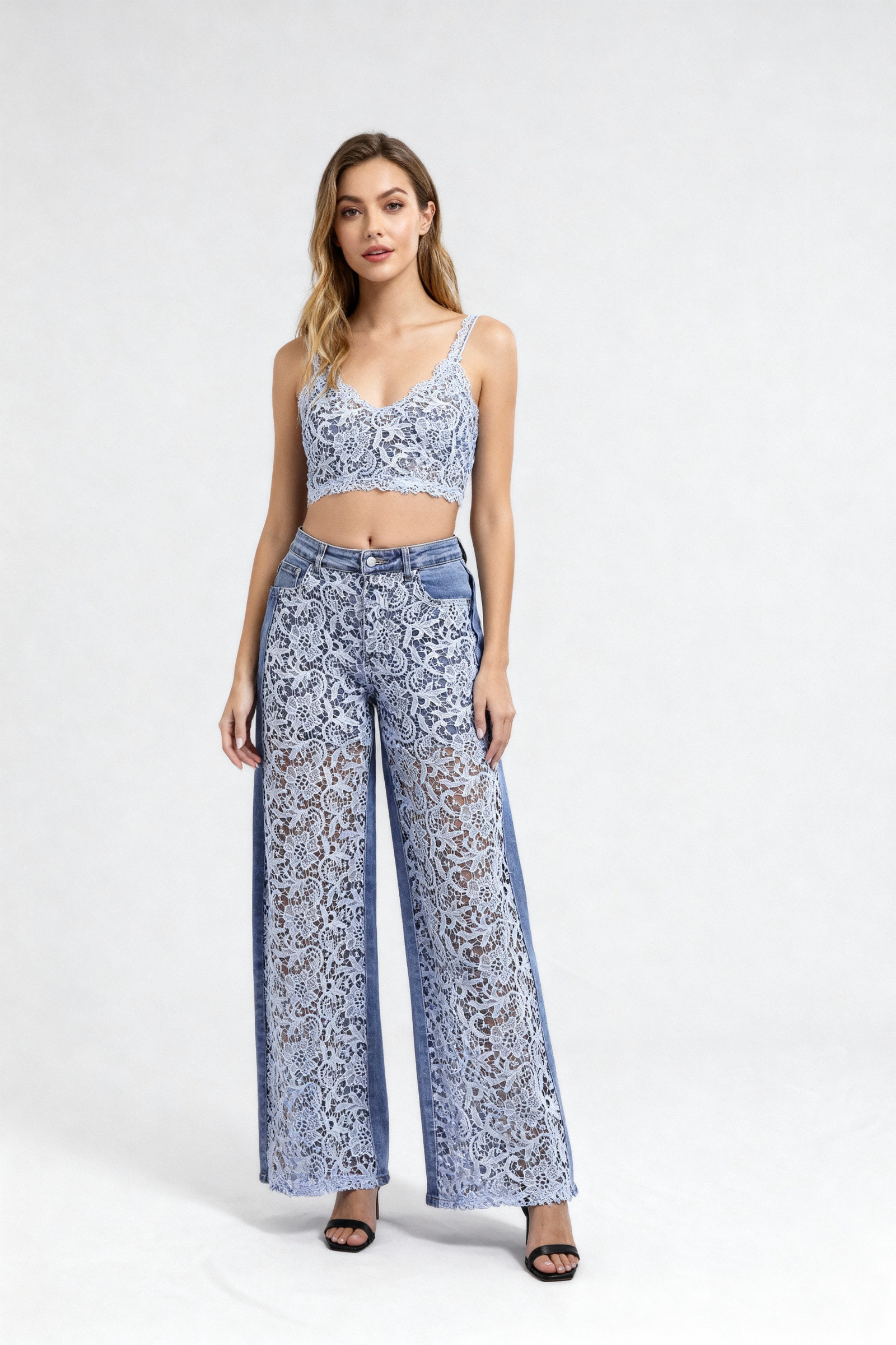 Wholesaler COVERGIRL/VALE DENIM - Unique jeans with denim lace