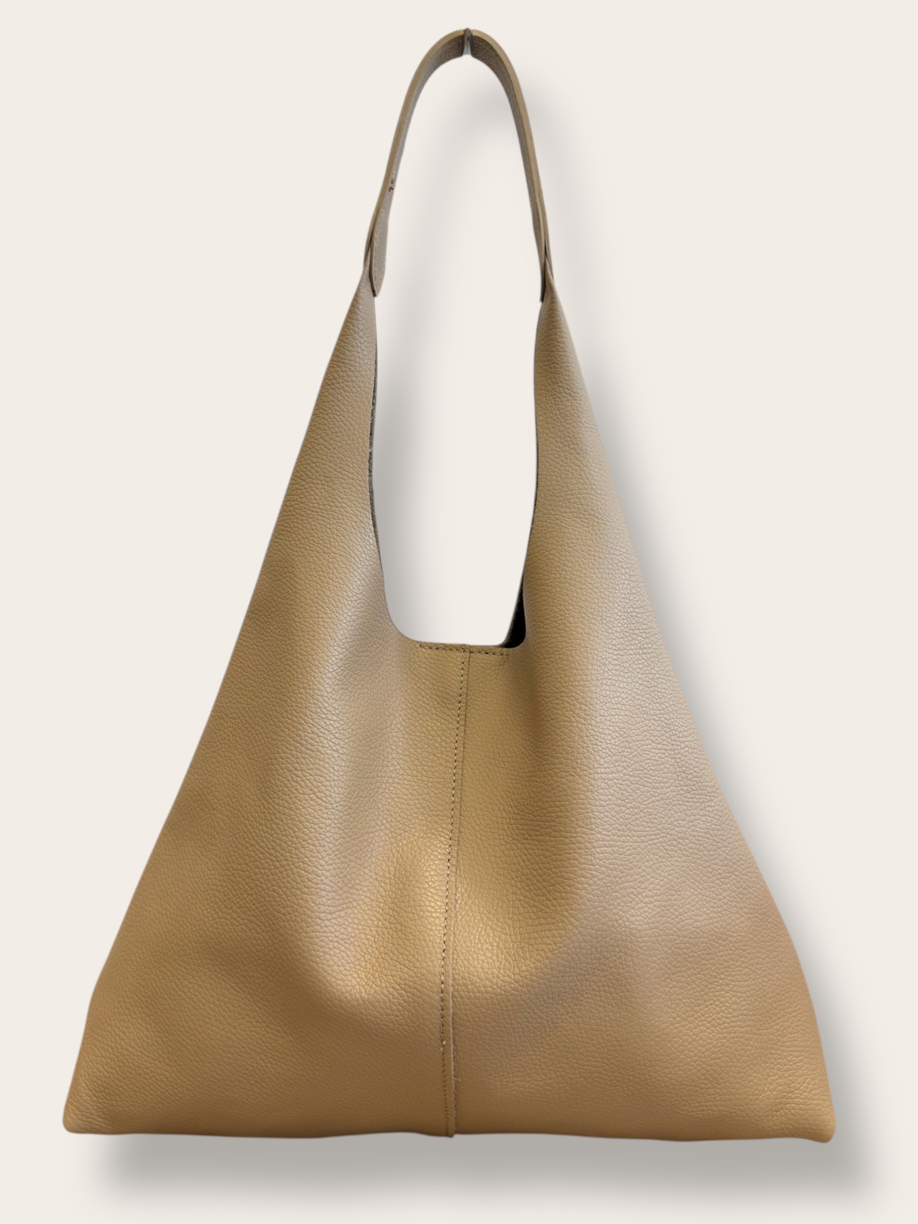 Grossista CUOIO & CHIC - Borsa A Spalla Pelle Martellata Taupe Chiaro