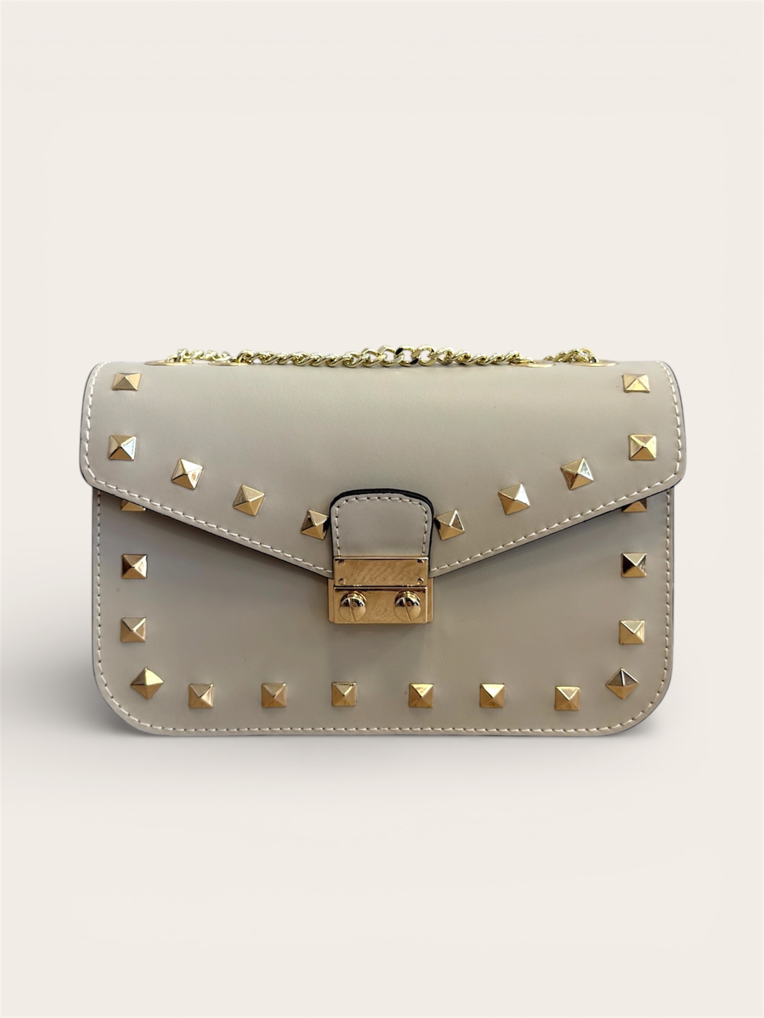 Wholesaler CUOIO & CHIC - Elegant Studded Bag with Chain