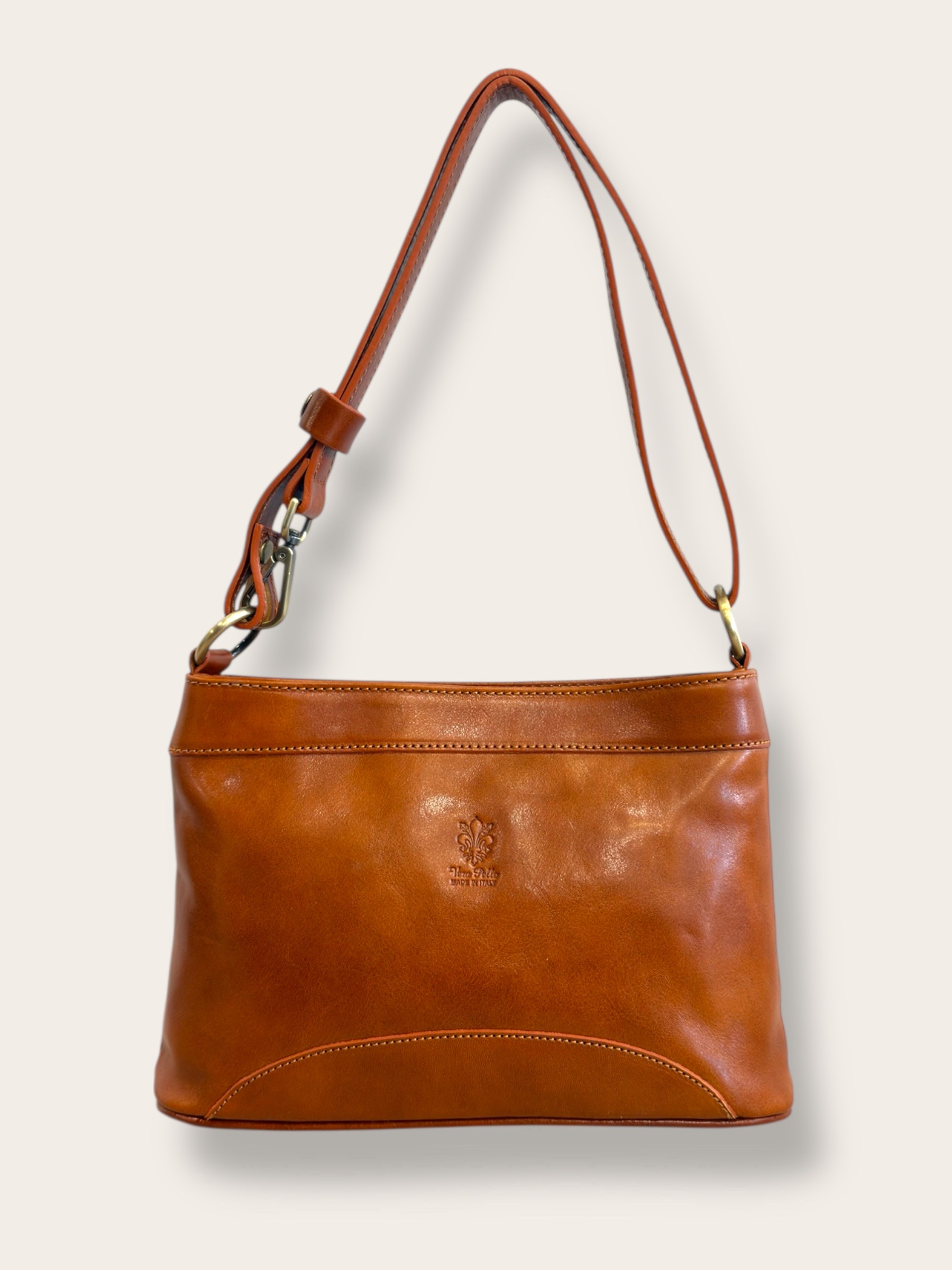 Grossista CUOIO & CHIC - Borsa a tracolla in pelle tamponata