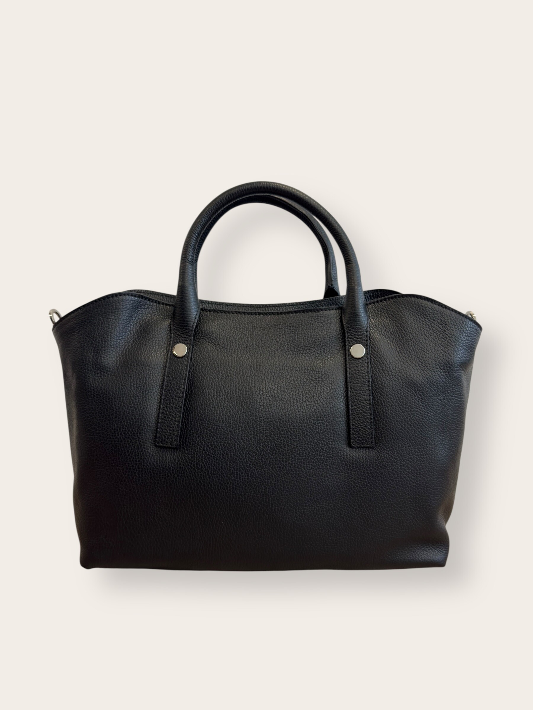 Wholesaler CUOIO & CHIC - Large Hammered Leather Handbag