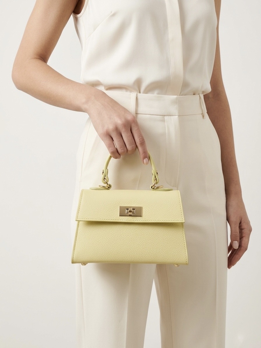 Mayorista CUOIO & CHIC - Bolso elegante con asa de cuero martillado