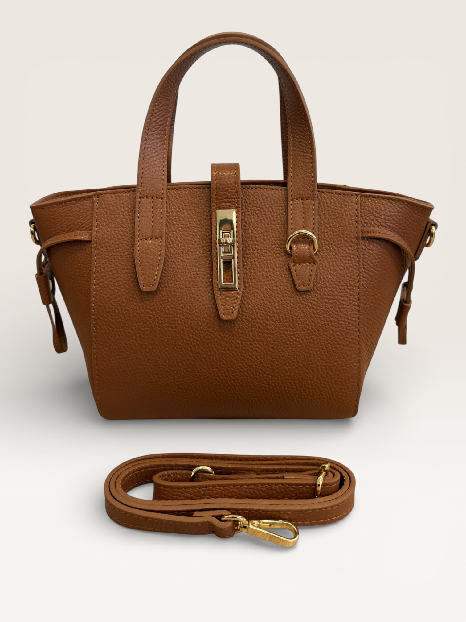 Grossiste CUOIO & CHIC - Sac à main en cuir véritable martelé