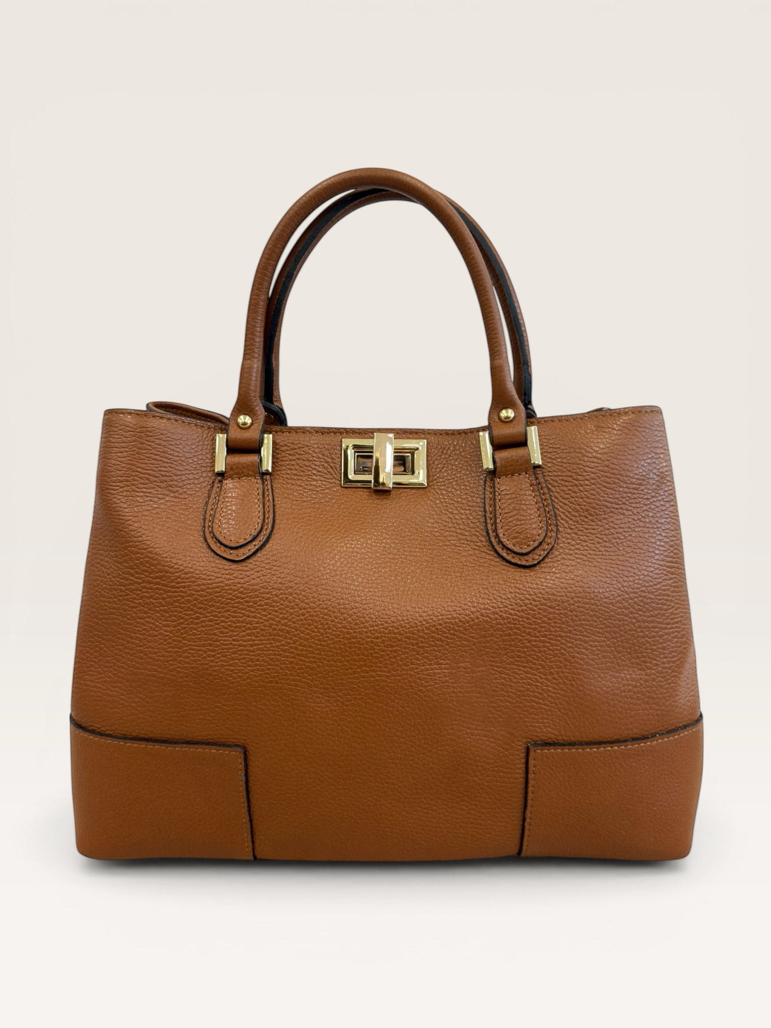 Grossista CUOIO & CHIC - Borsa a mano in pelle martellata