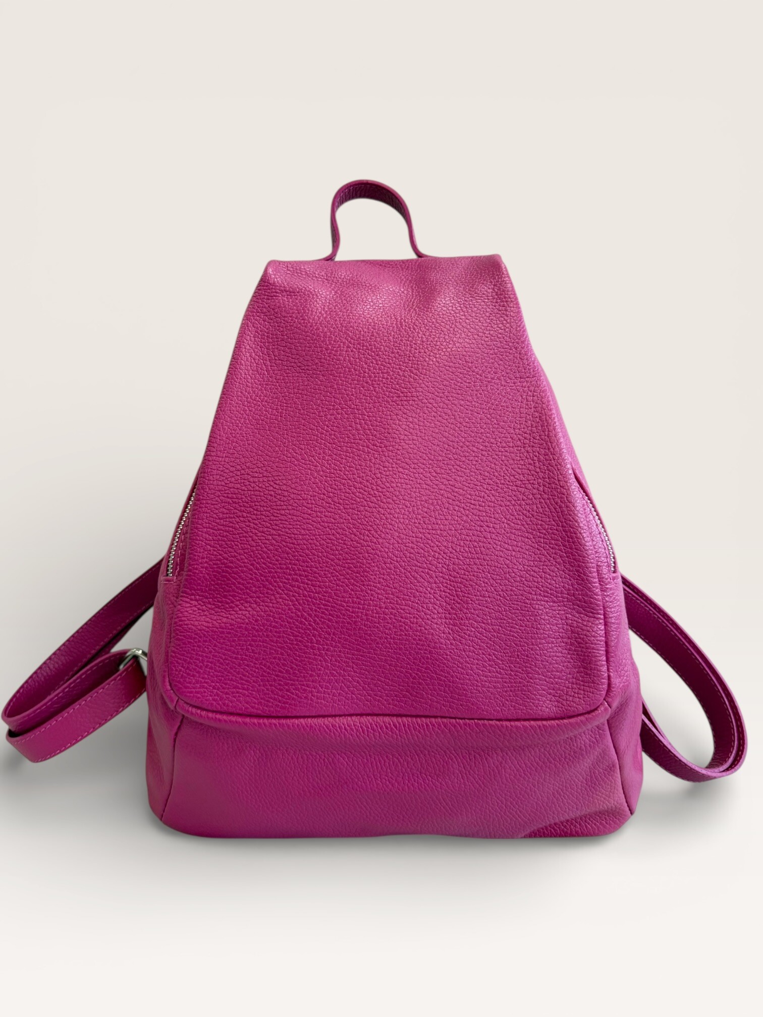 Wholesaler CUOIO & CHIC - Women's backpack in genuine pebbled leather