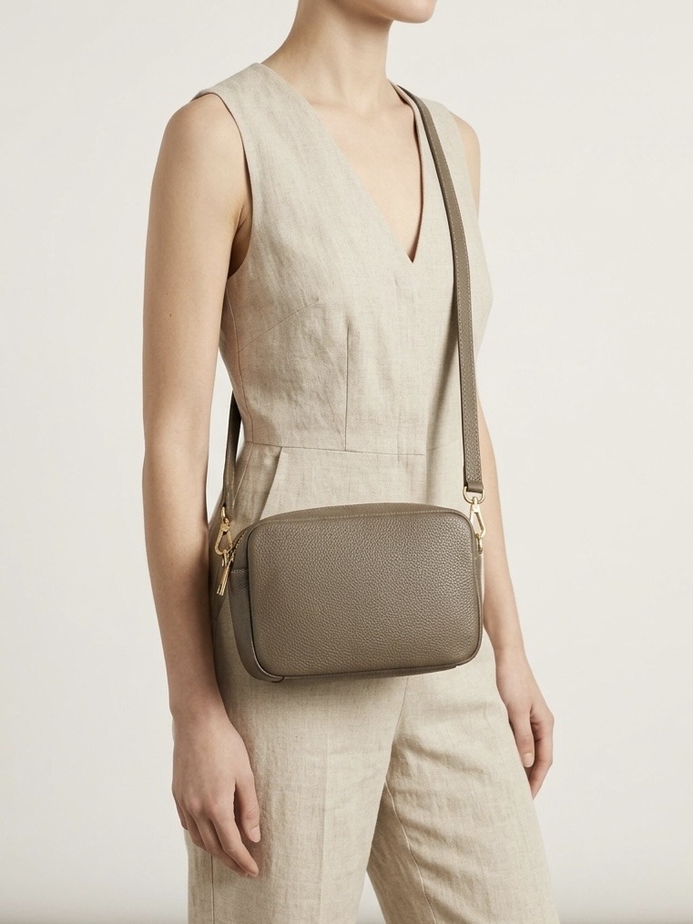 Wholesaler CUOIO & CHIC - Hammered leather crossbody bag